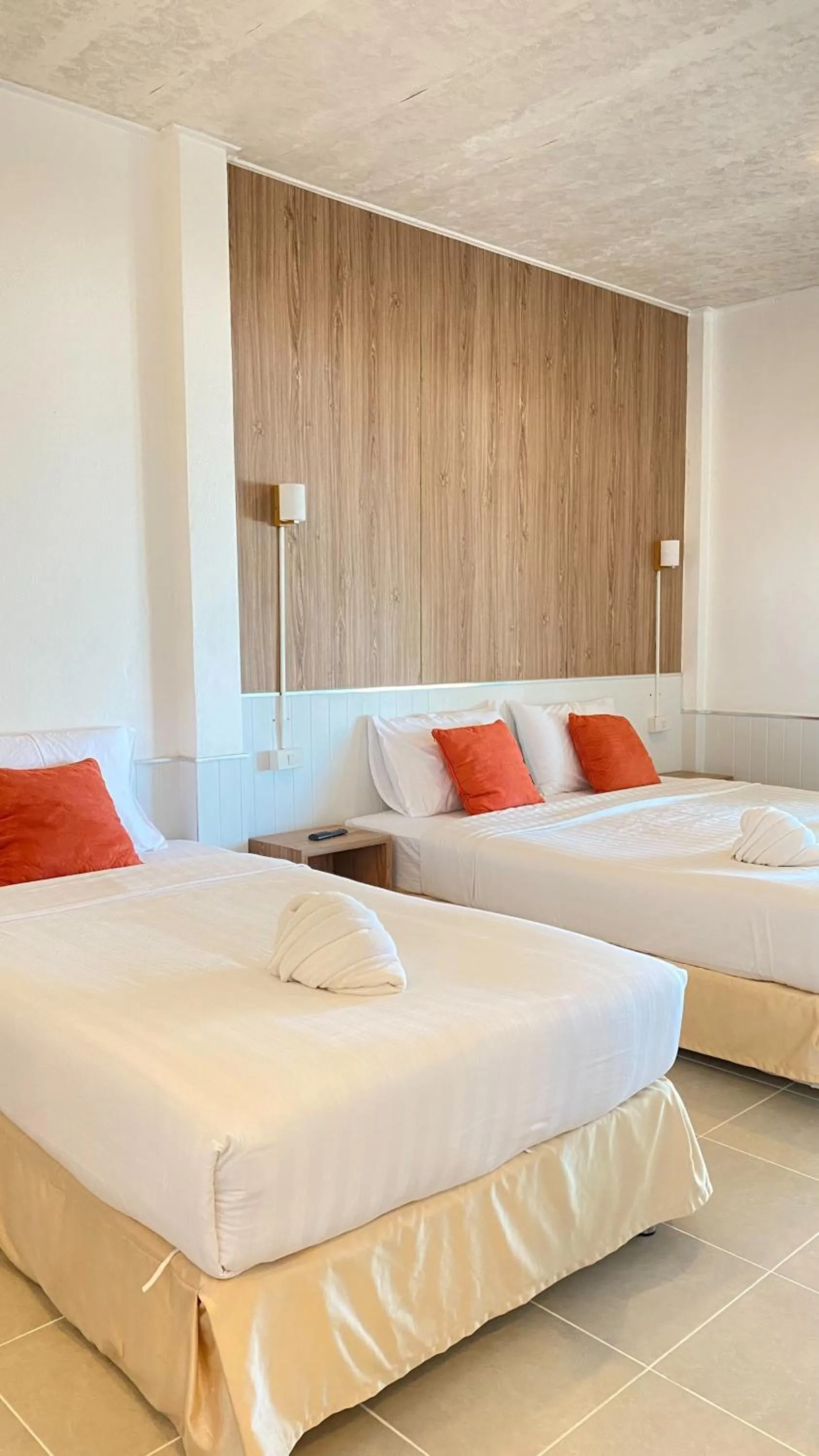 Bedroom, Bed in Laemsing Natural Beach Resort