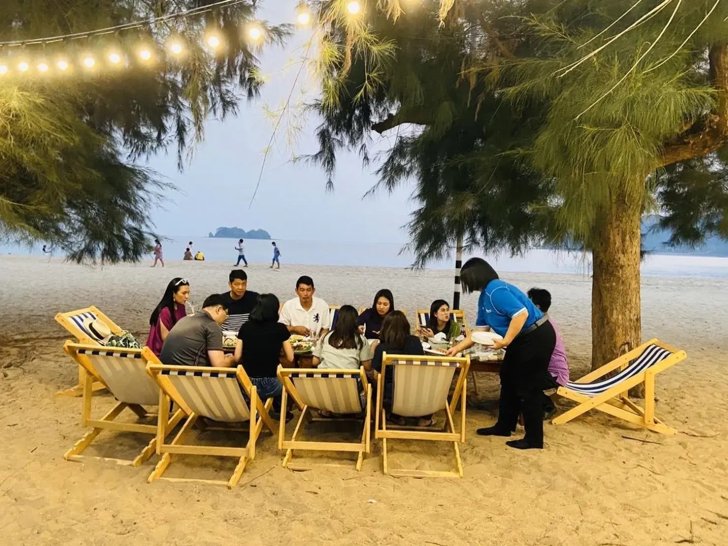 Restaurant/places to eat in Laemsing Natural Beach Resort Restaurant/places to eat in Laemsing Natural Beach Resort