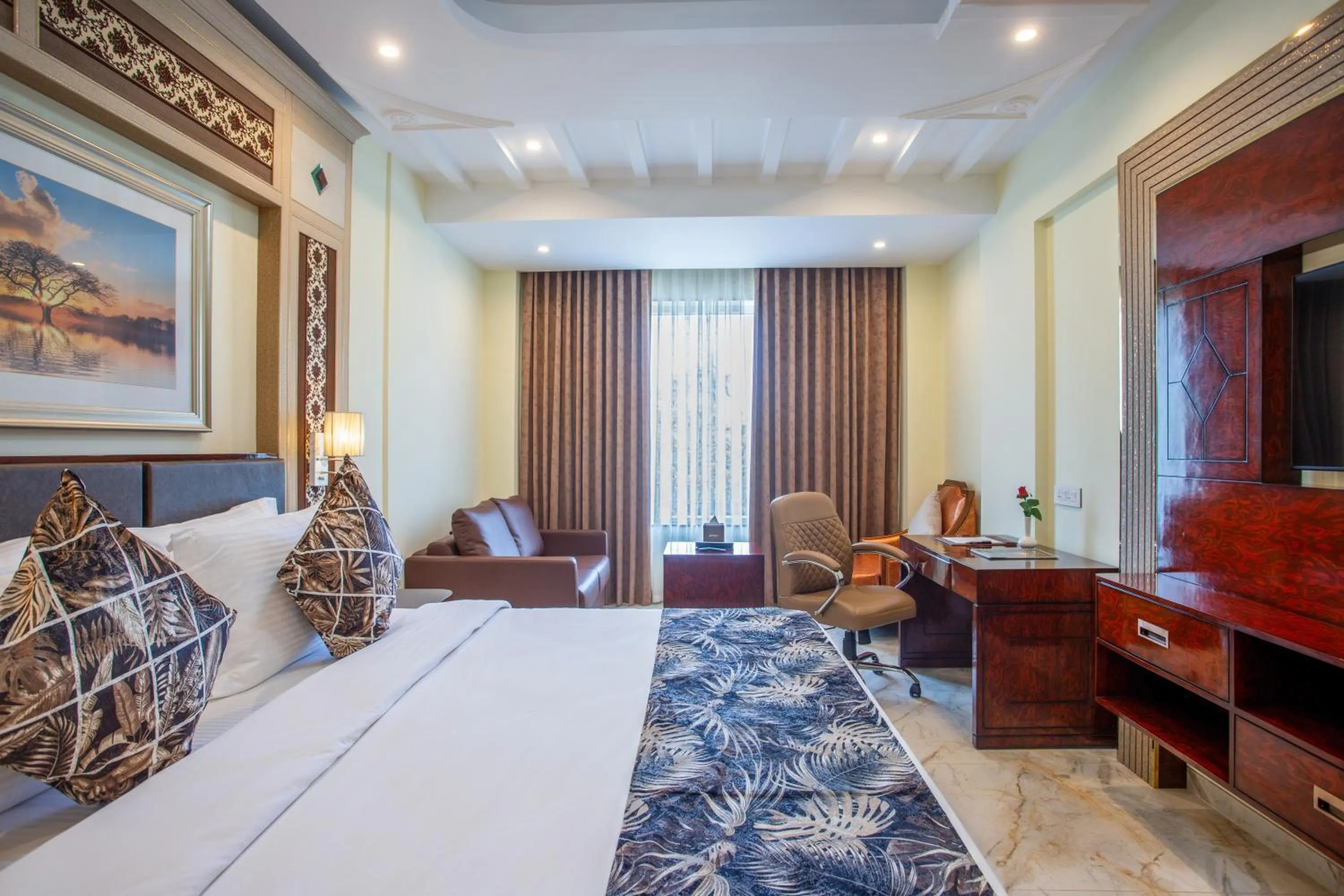 Photo of the whole room in The Avenue Grand