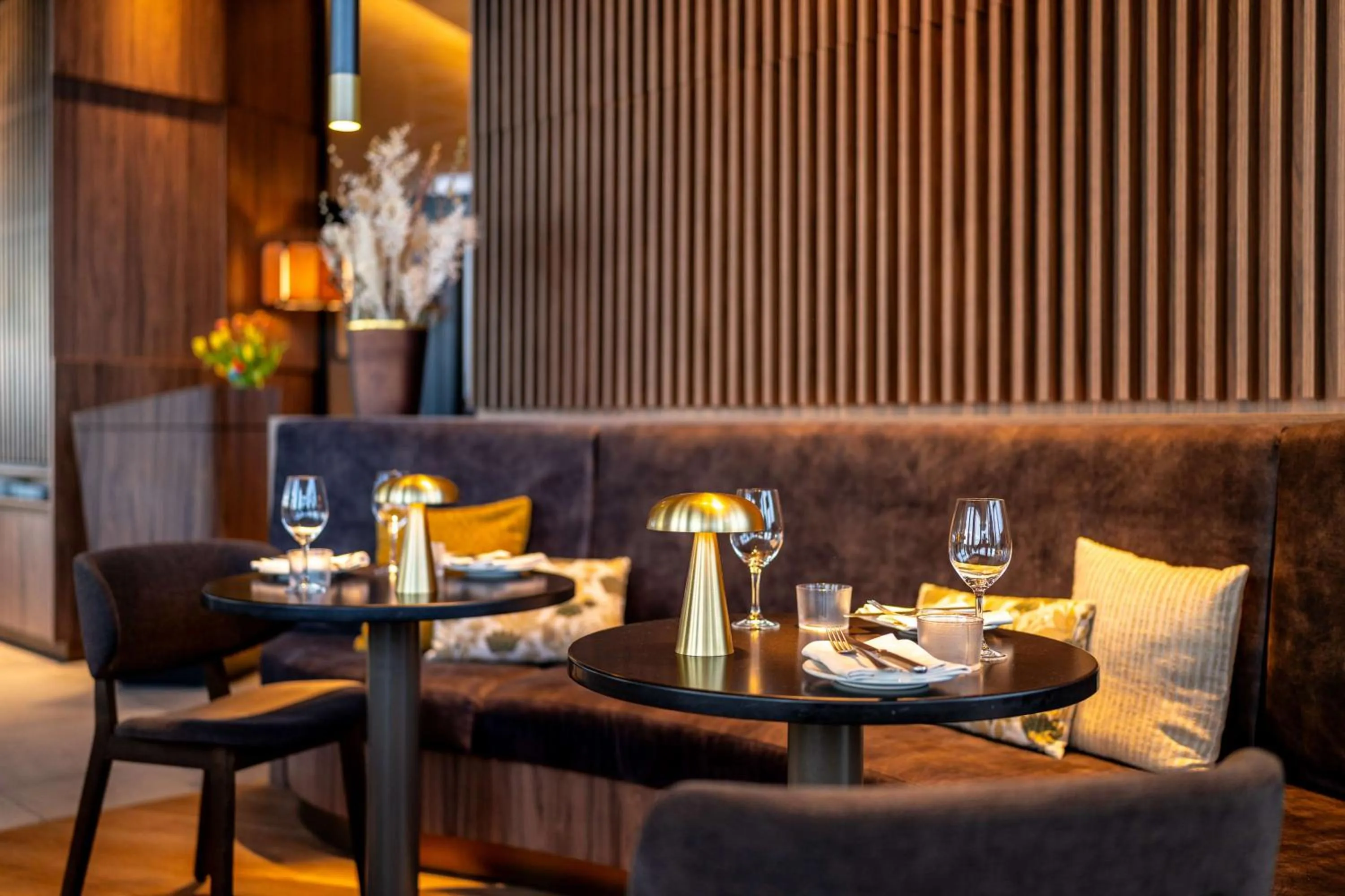 Restaurant/places to eat in Radisson Blu Hotel at Porsche Design Tower Stuttgart