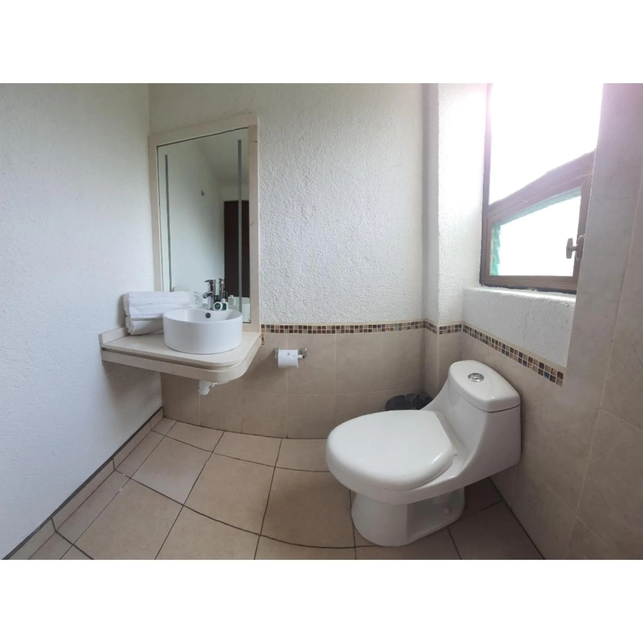 Toilet in Hotel Posada Santa Fe