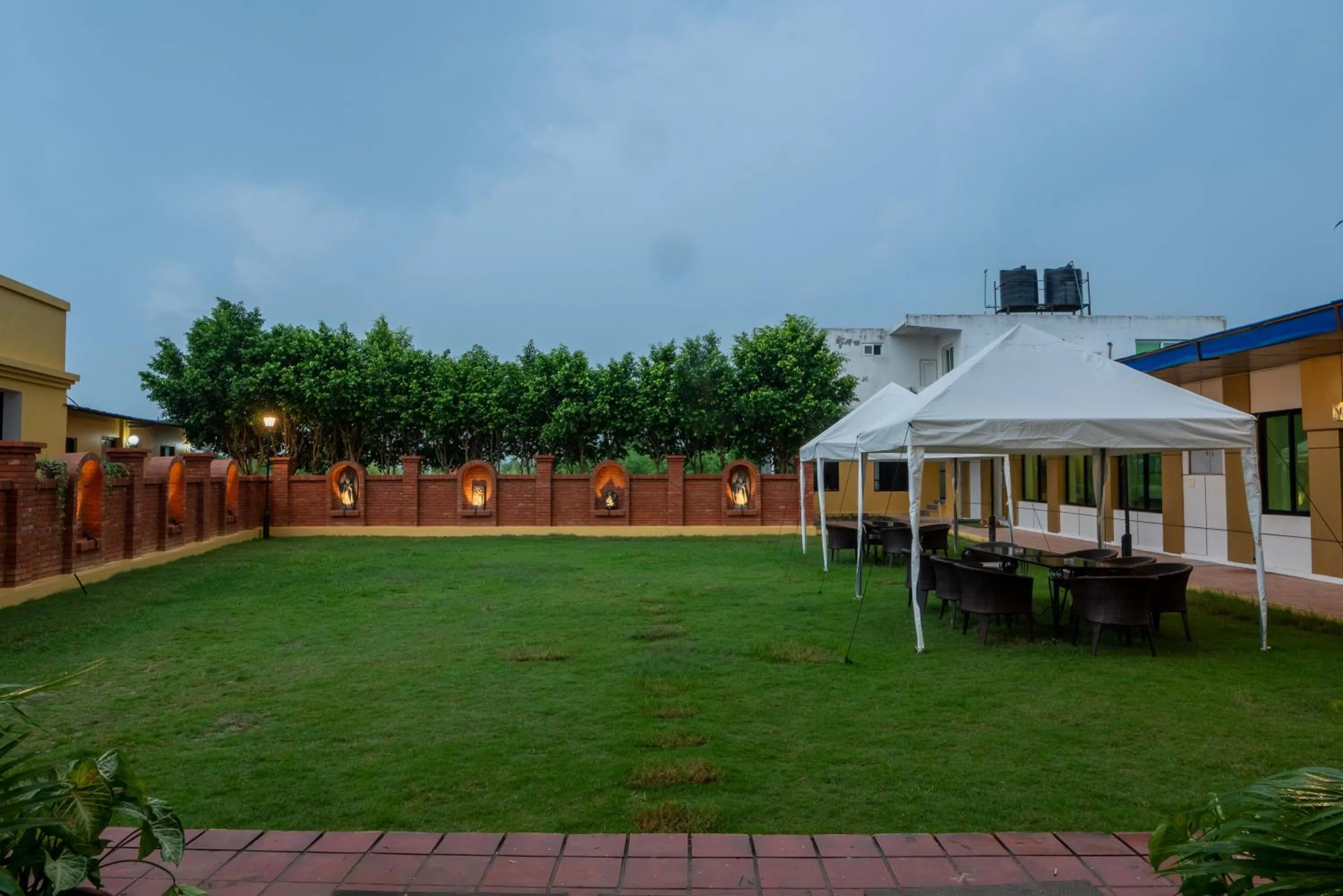 Garden in Hotel Ratnasambhava