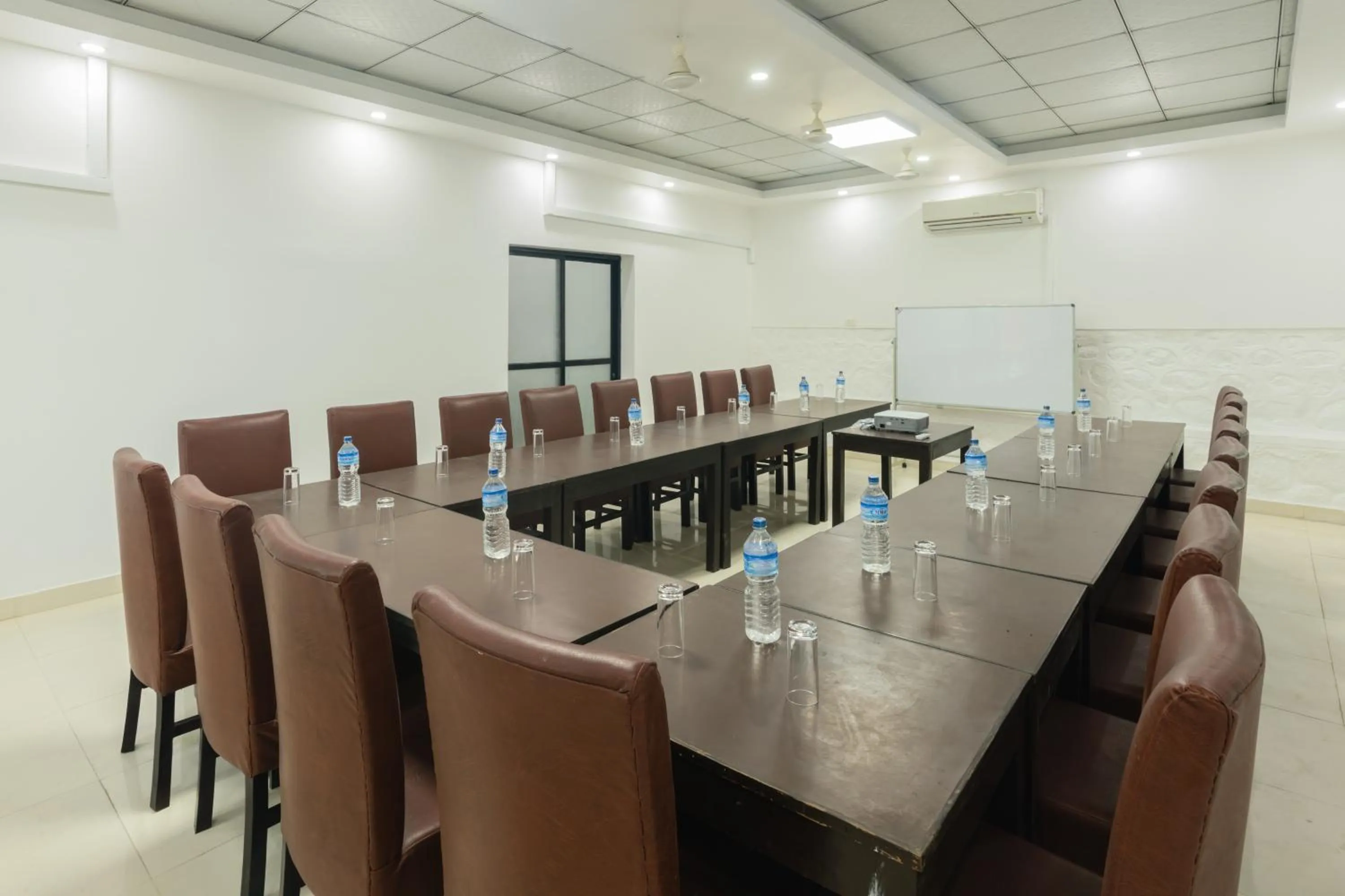 Meeting/conference room in Hotel Ratnasambhava