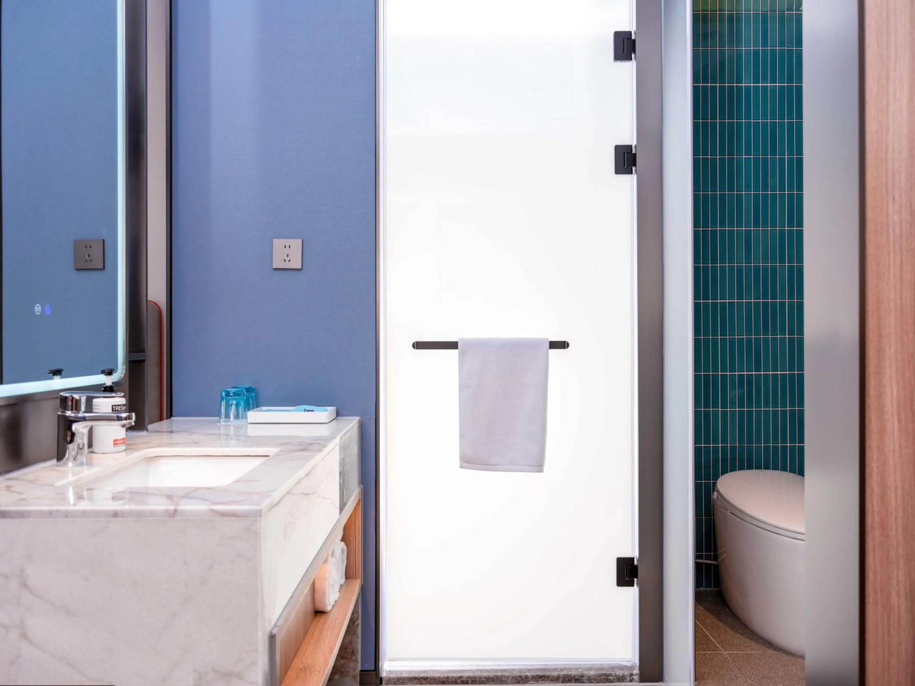 Toilet in Holiday Inn Express Suzhou Shihu University Town