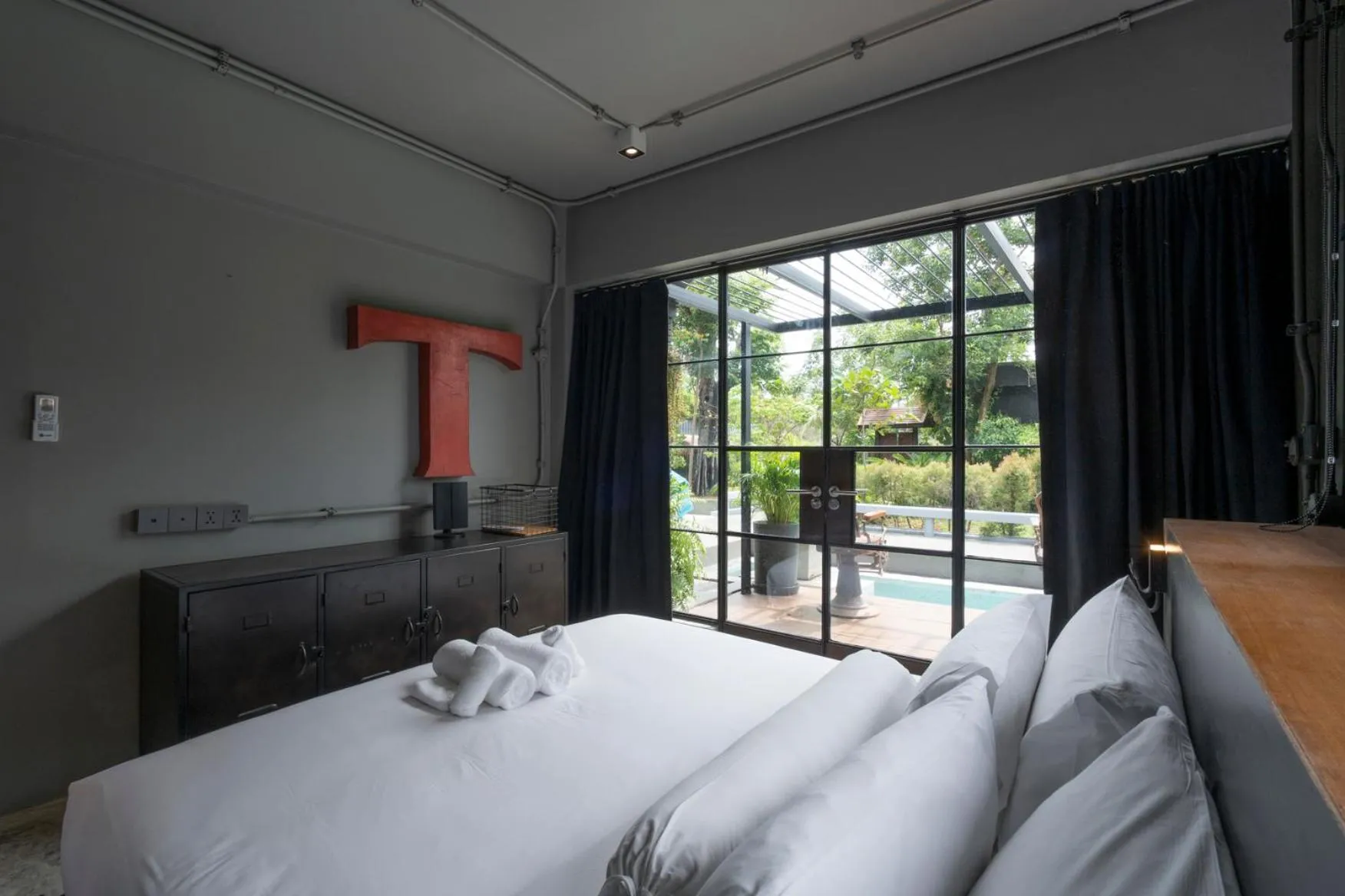 Bedroom, Bed in Phrip Phri Luxury Pool Villas