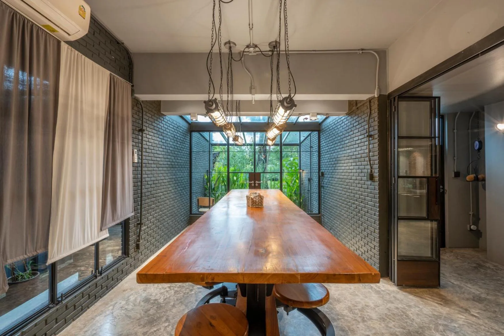 Dining area in Phrip Phri Luxury Pool Villas