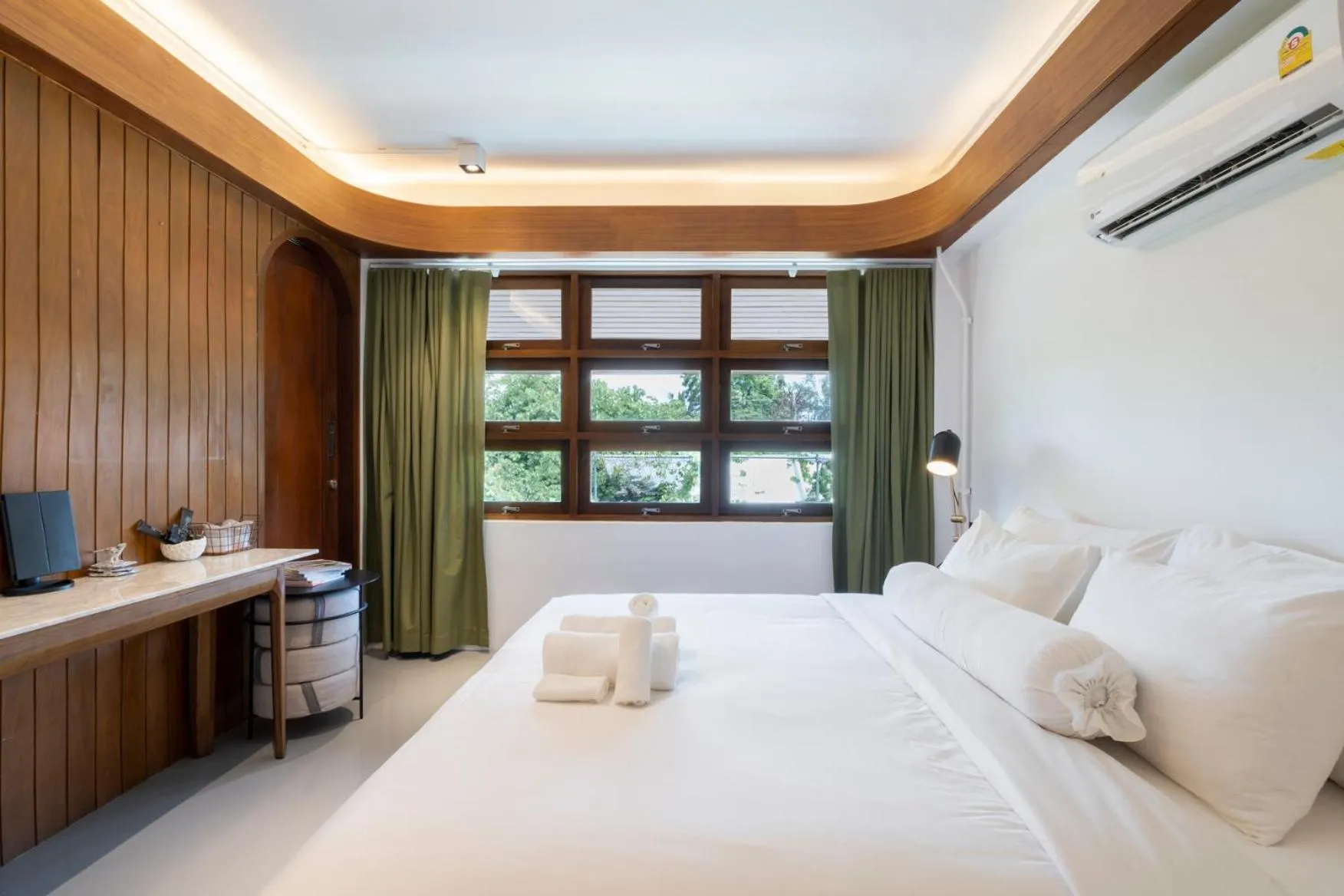 Bedroom, Bed in Phrip Phri Luxury Pool Villas