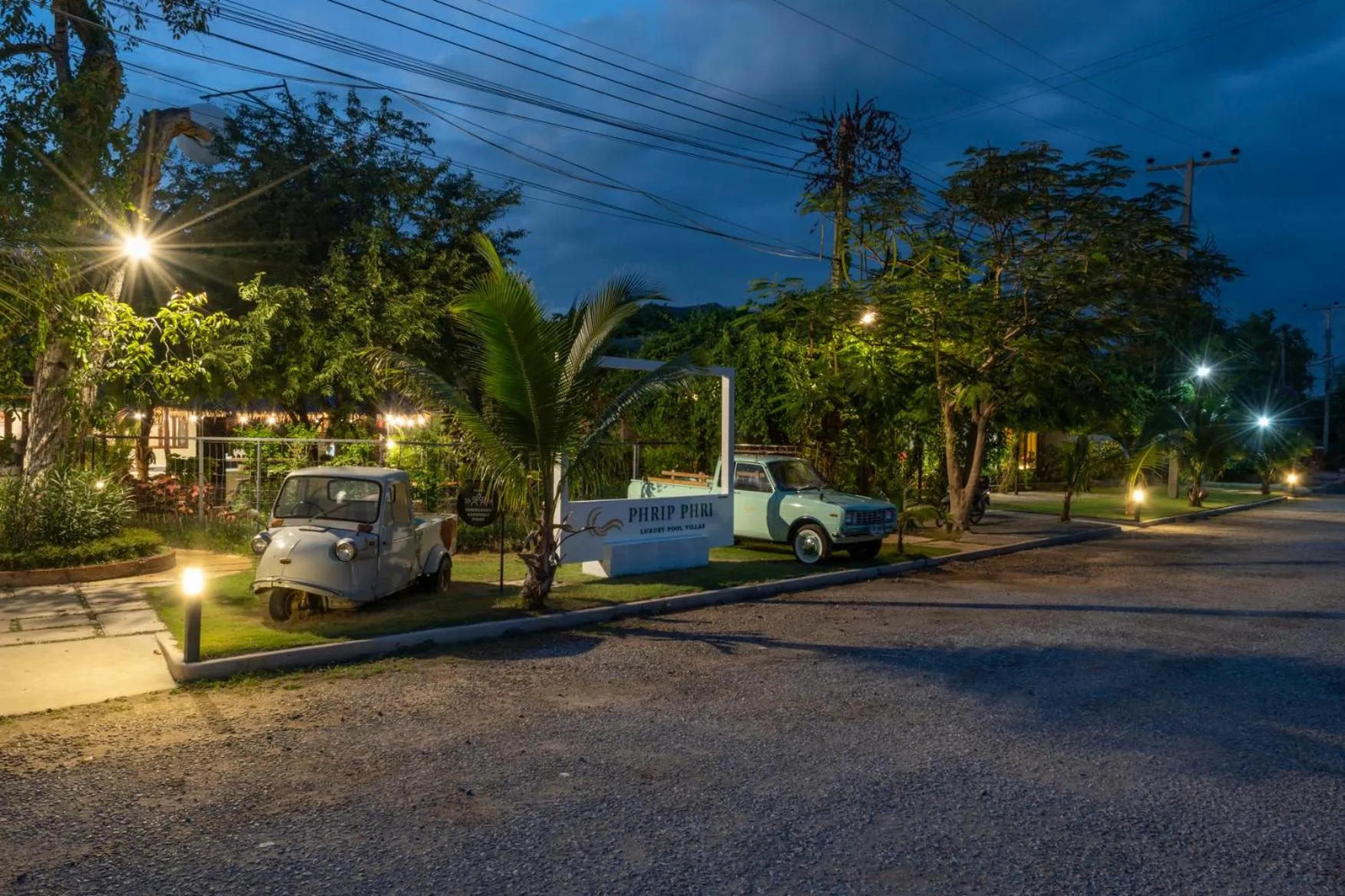 Parking in Phrip Phri Luxury Pool Villas