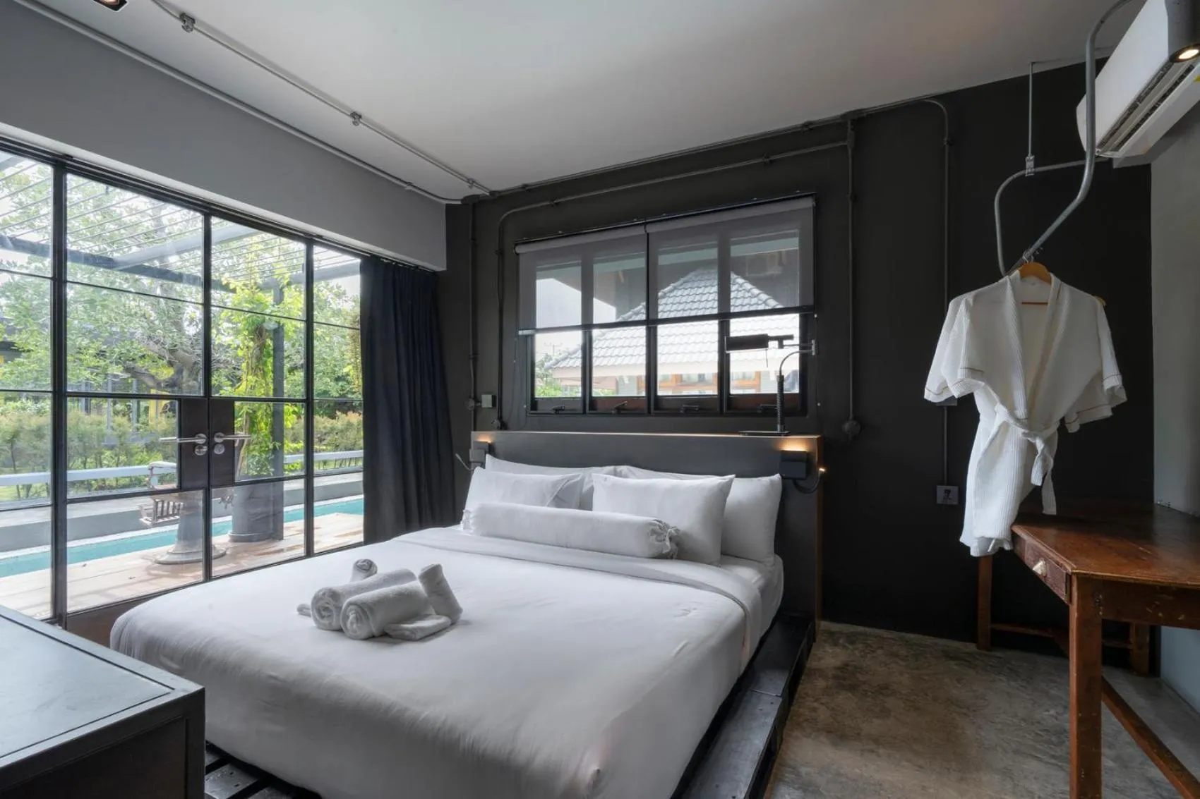 Bedroom, Bed in Phrip Phri Luxury Pool Villas