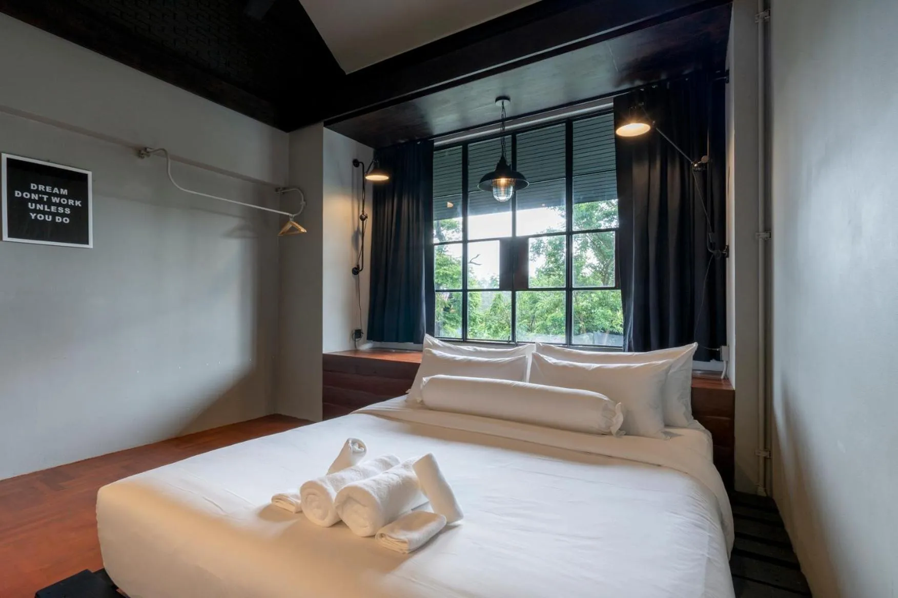 Bedroom, Bed in Phrip Phri Luxury Pool Villas