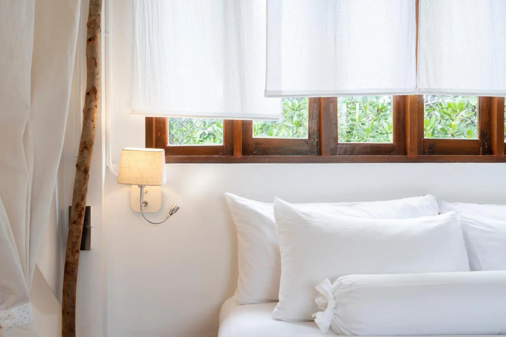 Bed in Phrip Phri Luxury Pool Villas