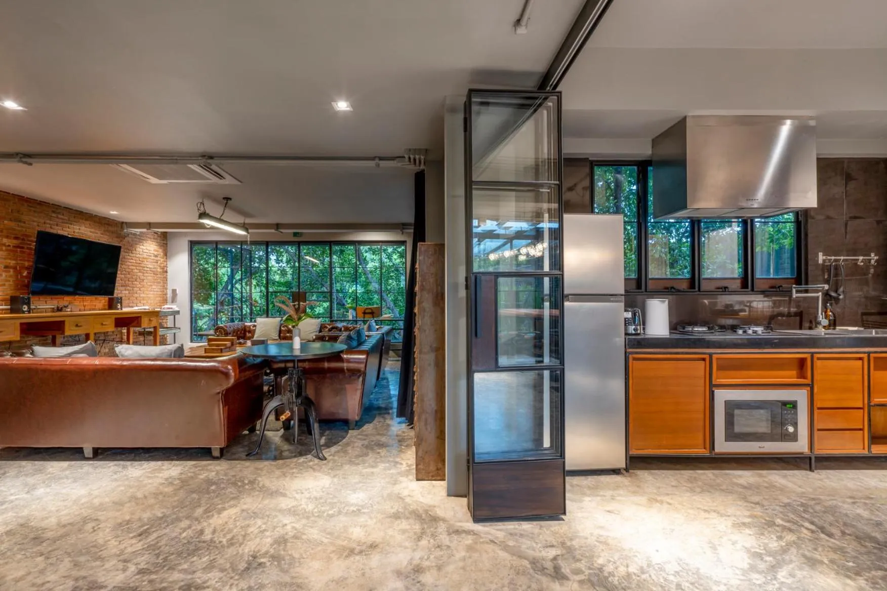 Kitchen or kitchenette in Phrip Phri Luxury Pool Villas