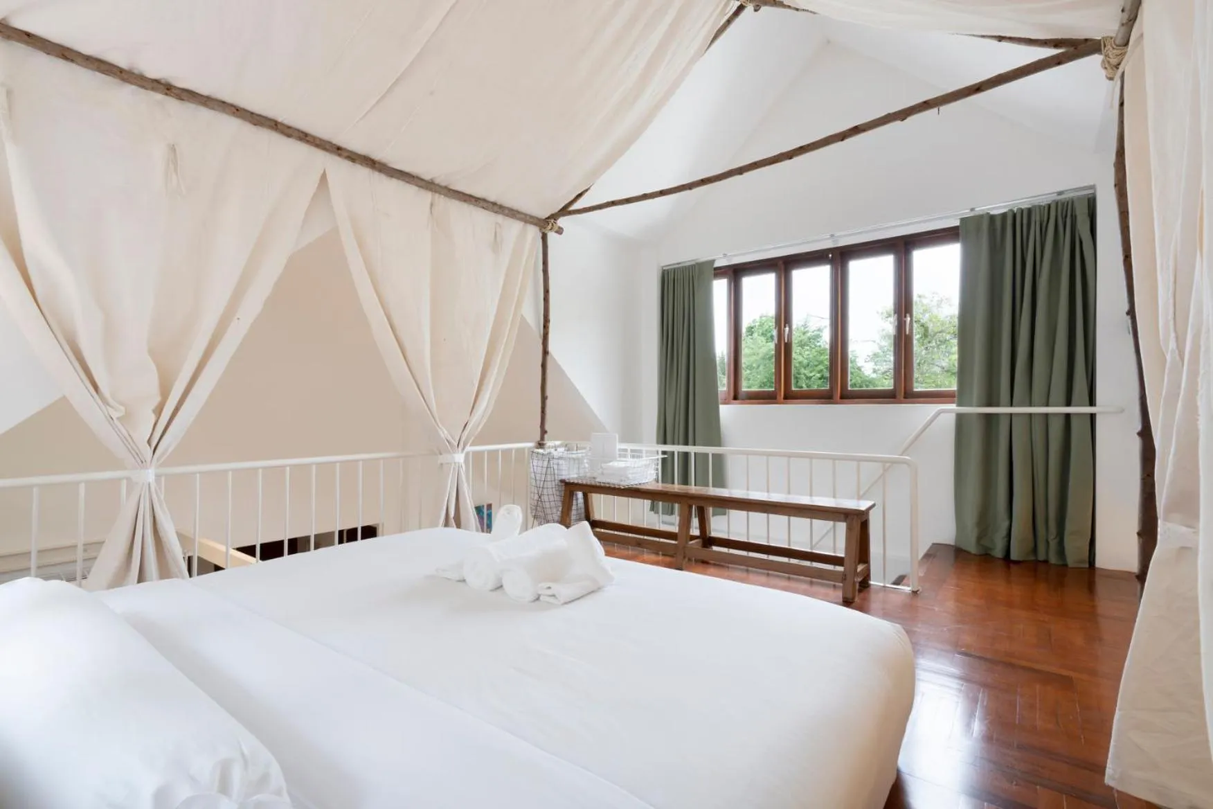 Bedroom, Bed in Phrip Phri Luxury Pool Villas