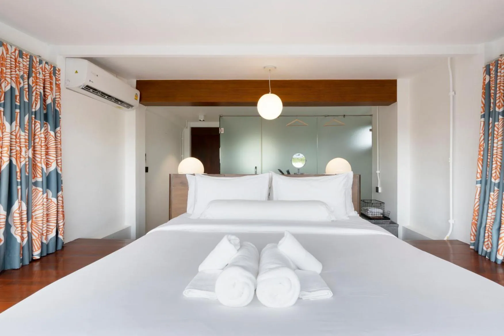 Bed in Phrip Phri Luxury Pool Villas