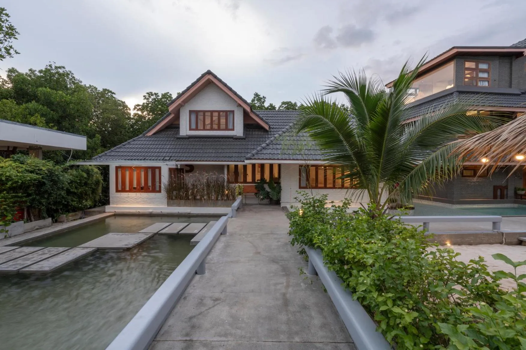 Pool view in Phrip Phri Luxury Pool Villas