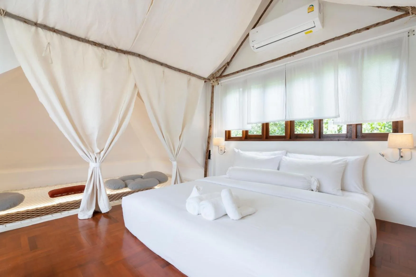 Bedroom, Bed in Phrip Phri Luxury Pool Villas