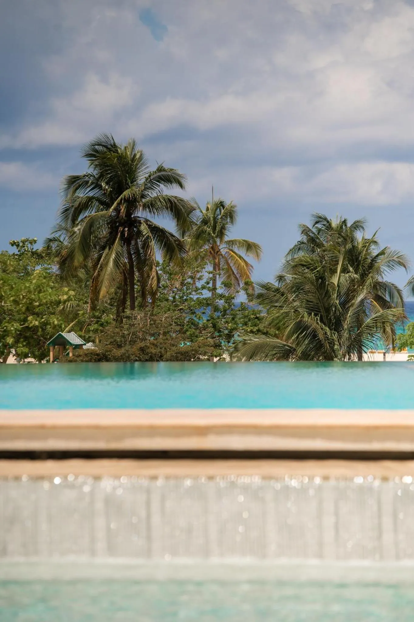 Swimming pool in Hotel Indigo Grand Cayman by IHG