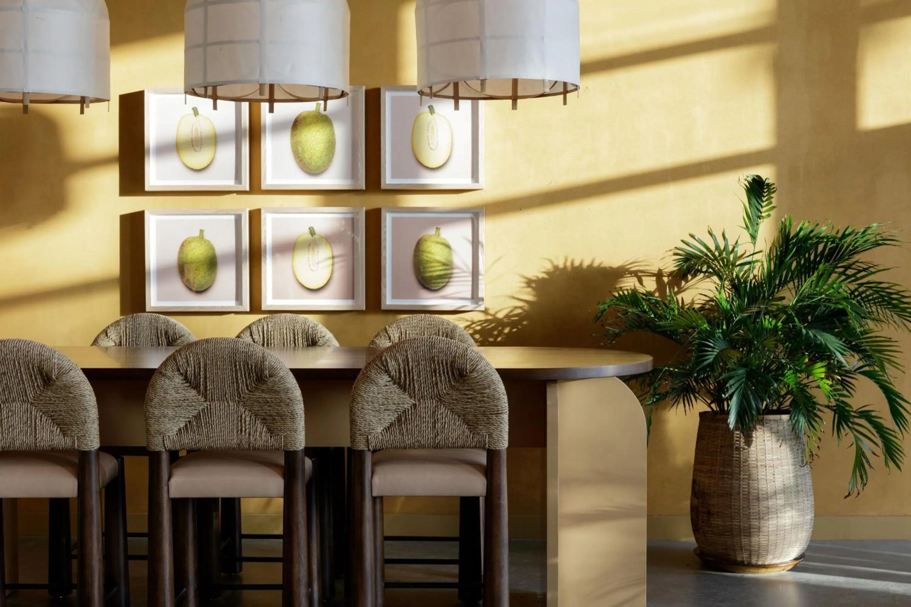 Restaurant/places to eat in Hotel Indigo Grand Cayman by IHG