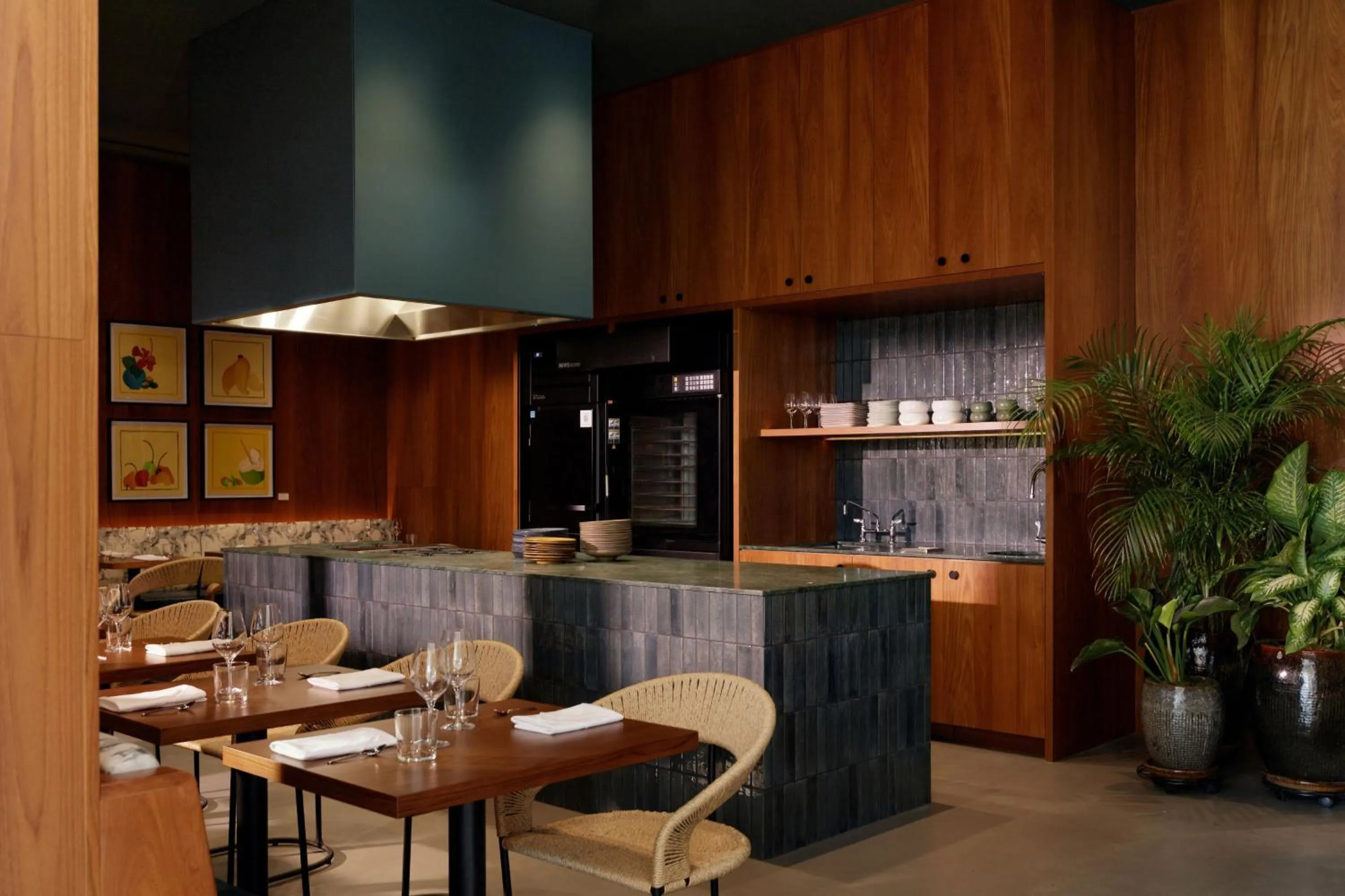 Restaurant/places to eat in Hotel Indigo Grand Cayman by IHG