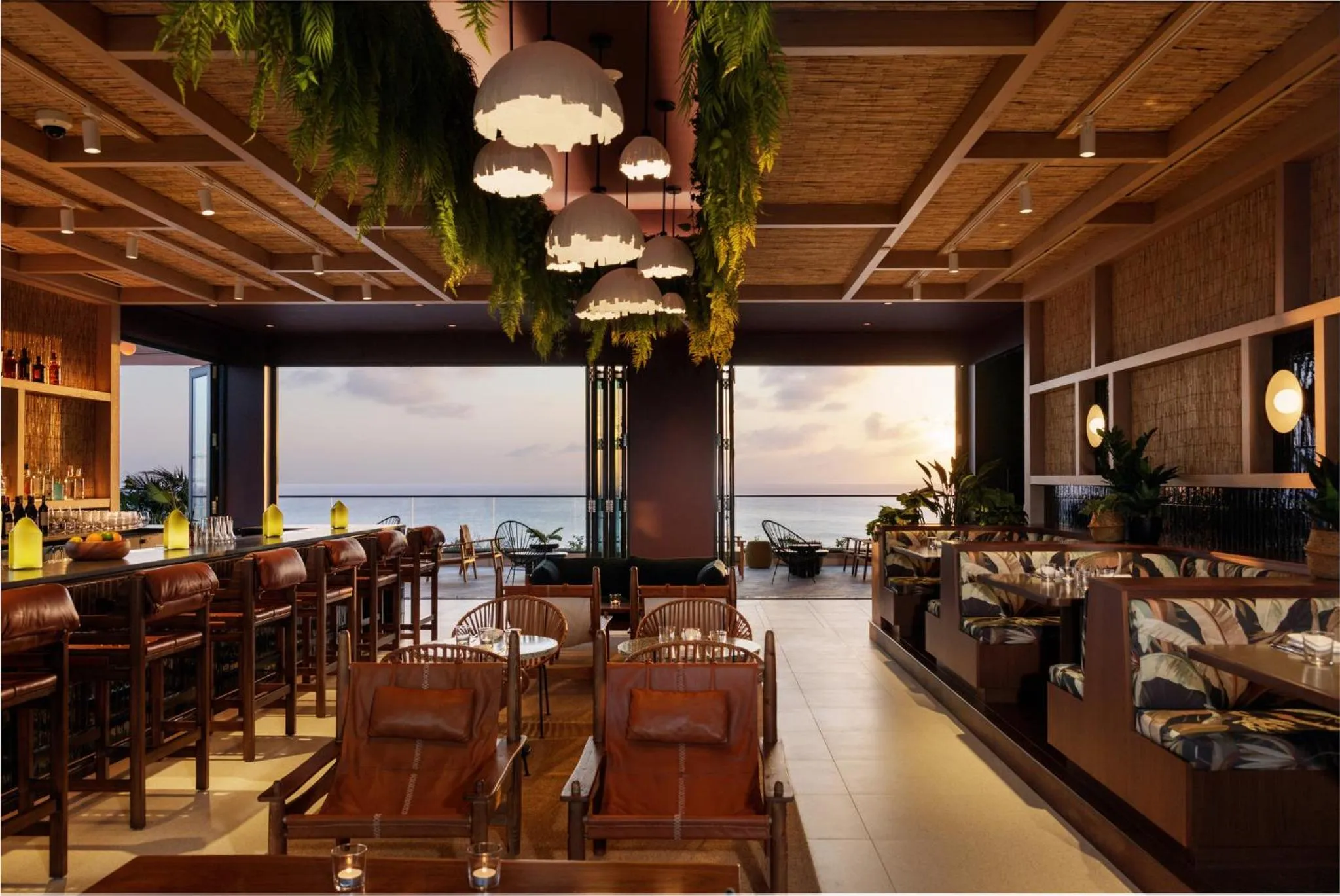 Restaurant/places to eat in Hotel Indigo Grand Cayman by IHG