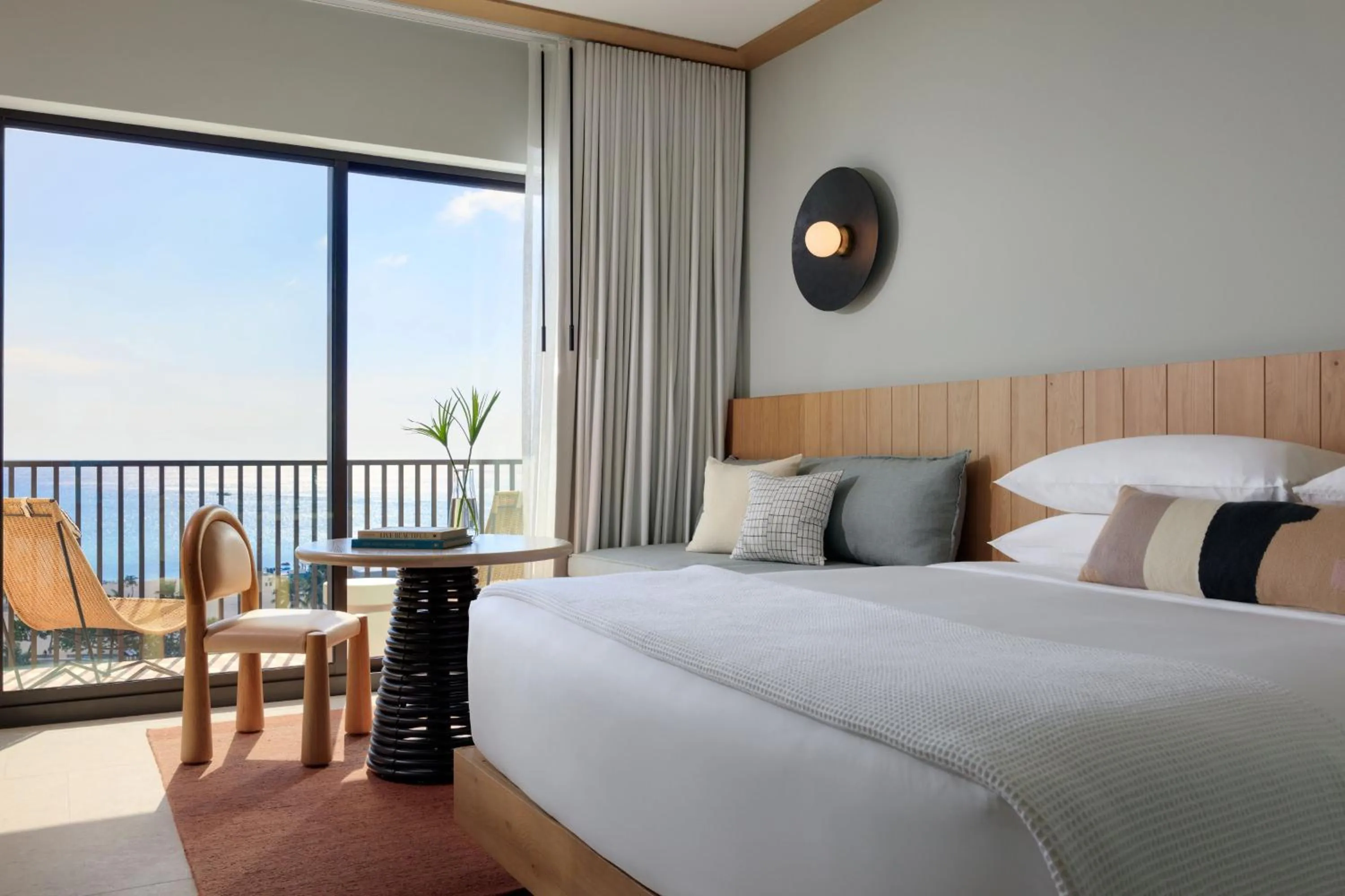 Photo of the whole room, Bed in Hotel Indigo Grand Cayman by IHG