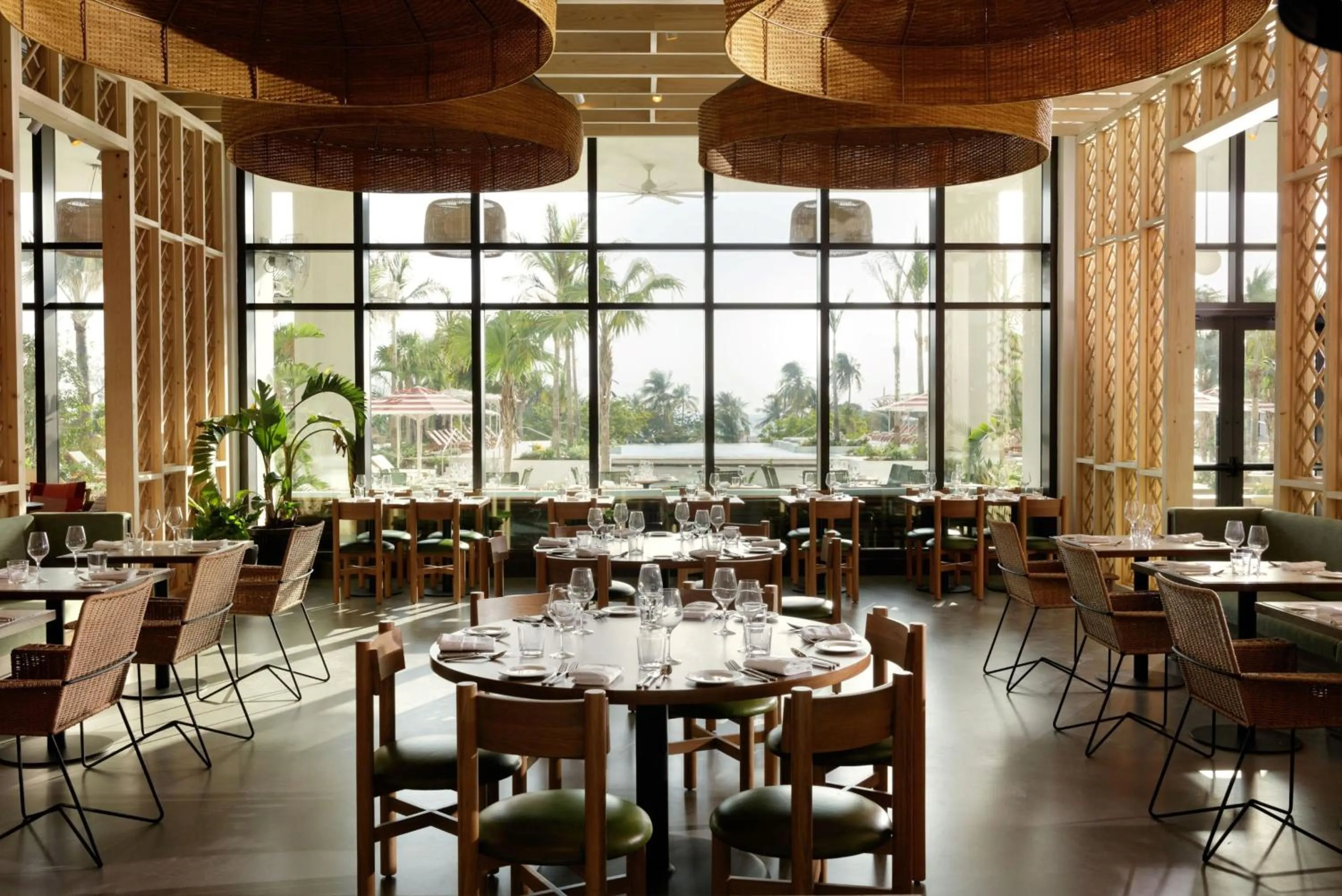 Restaurant/places to eat in Hotel Indigo Grand Cayman by IHG