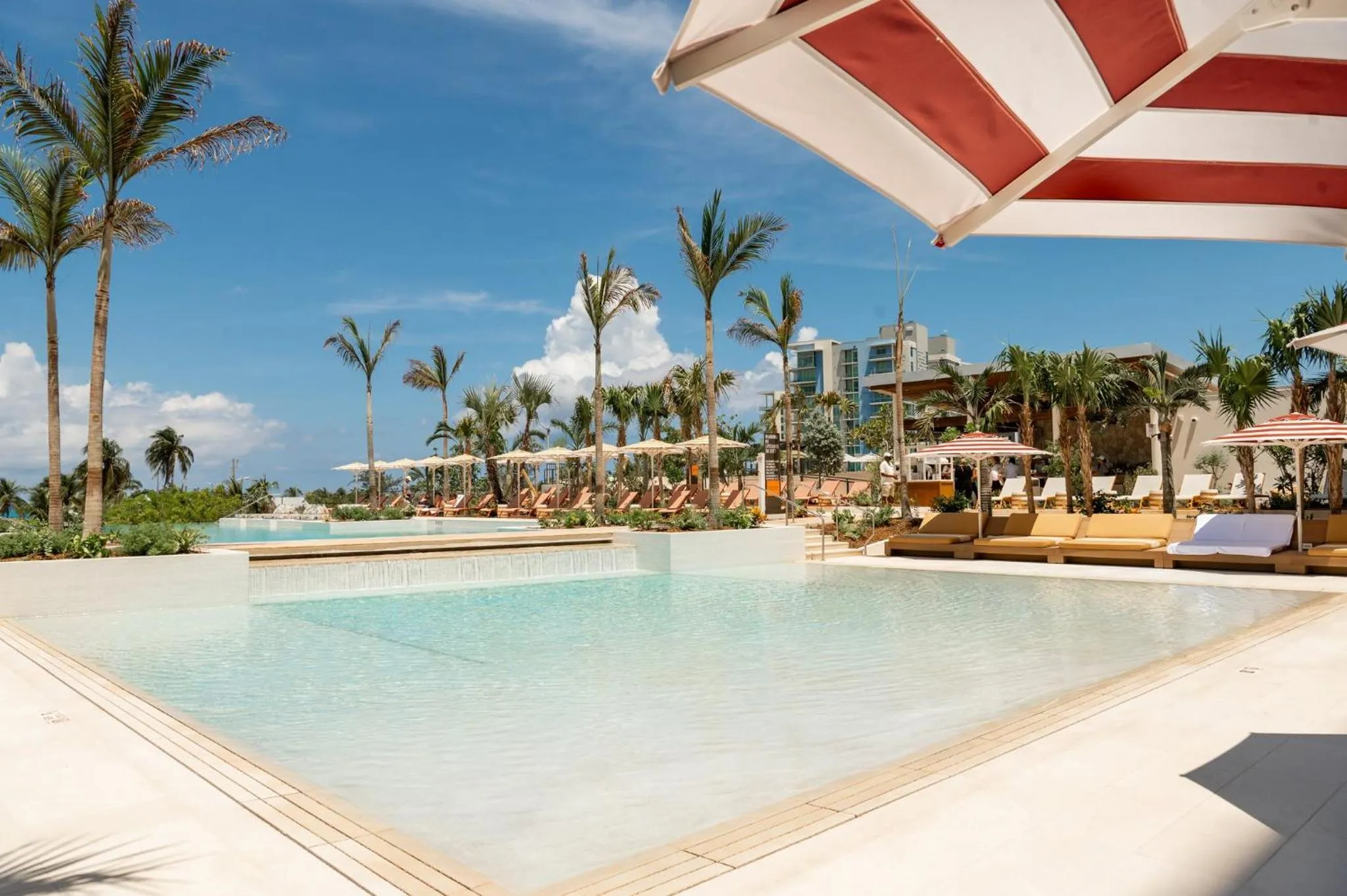 Swimming pool in Hotel Indigo Grand Cayman by IHG