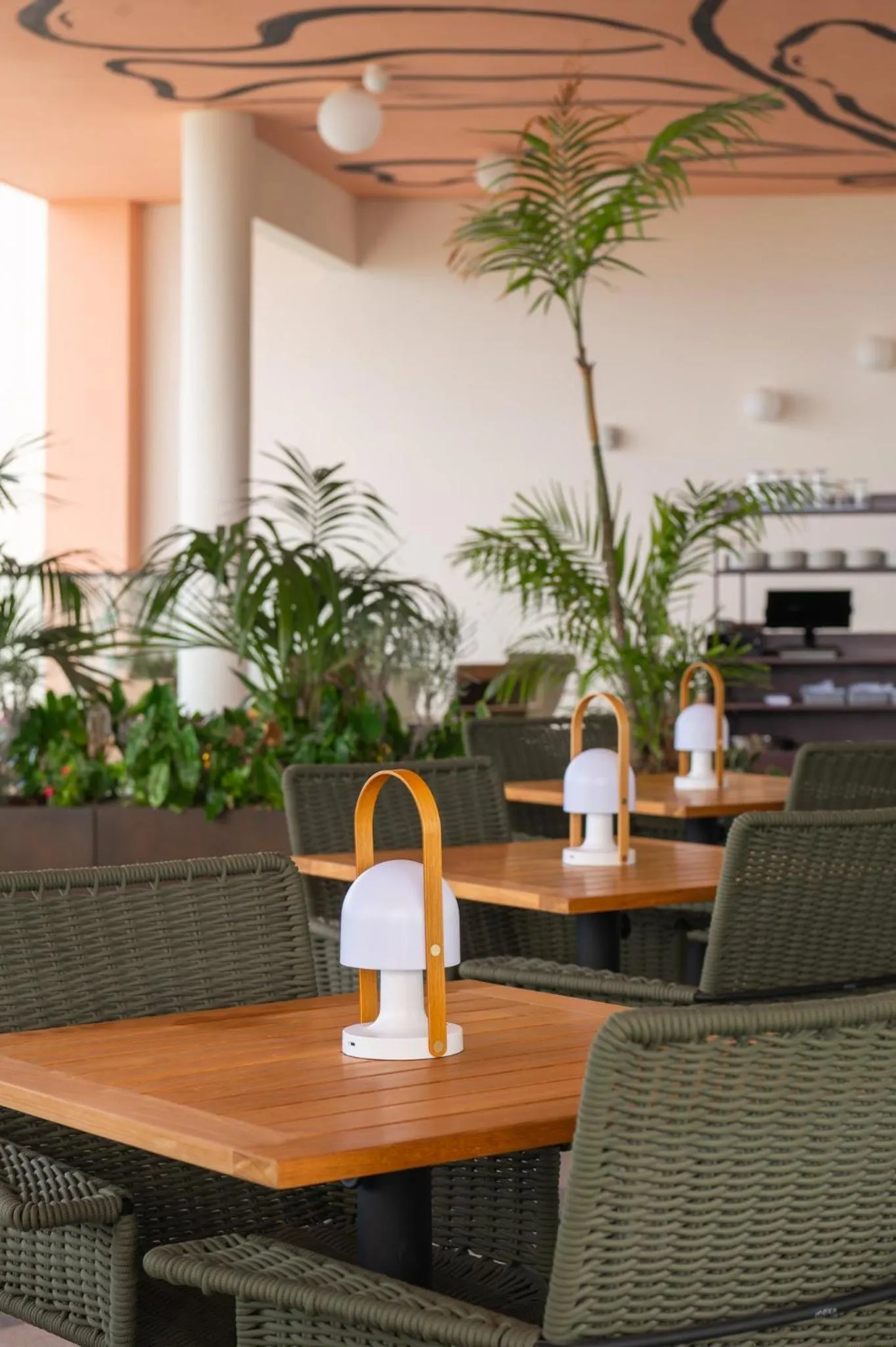 Restaurant/places to eat in Hotel Indigo Grand Cayman by IHG