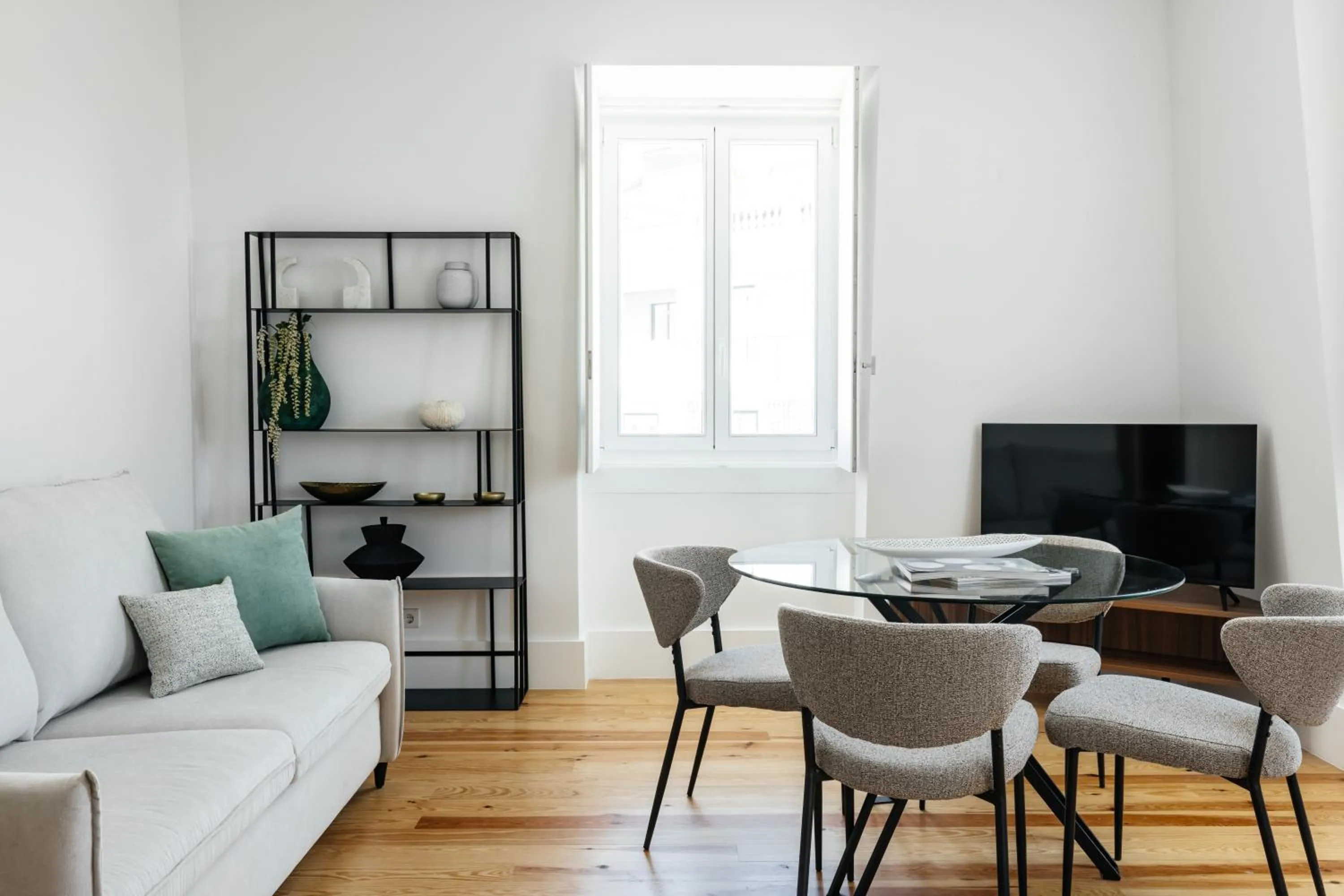 TV and multimedia in The House on the Pink Street in Lisbon