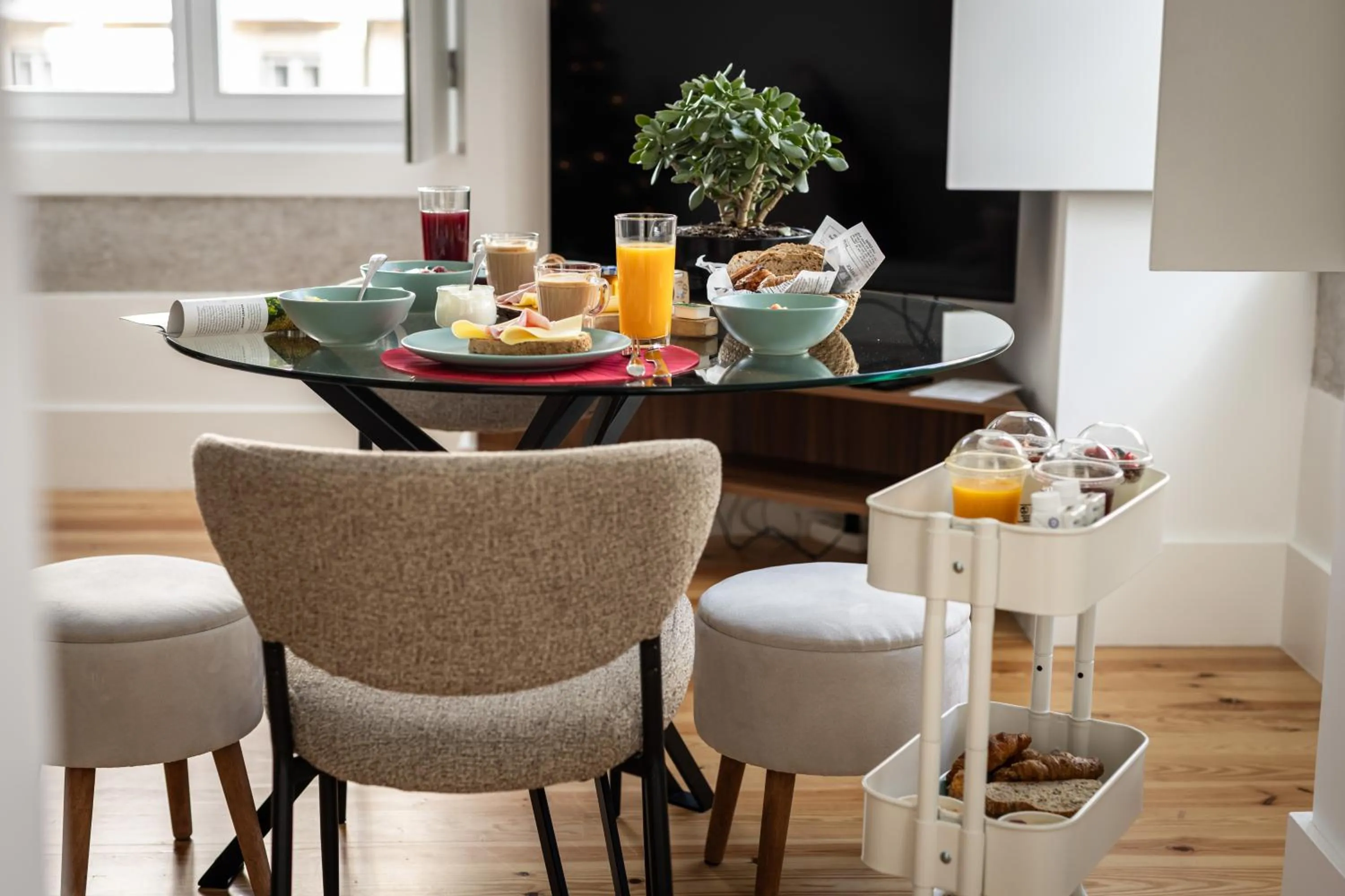 Food and drinks in The House on the Pink Street in Lisbon