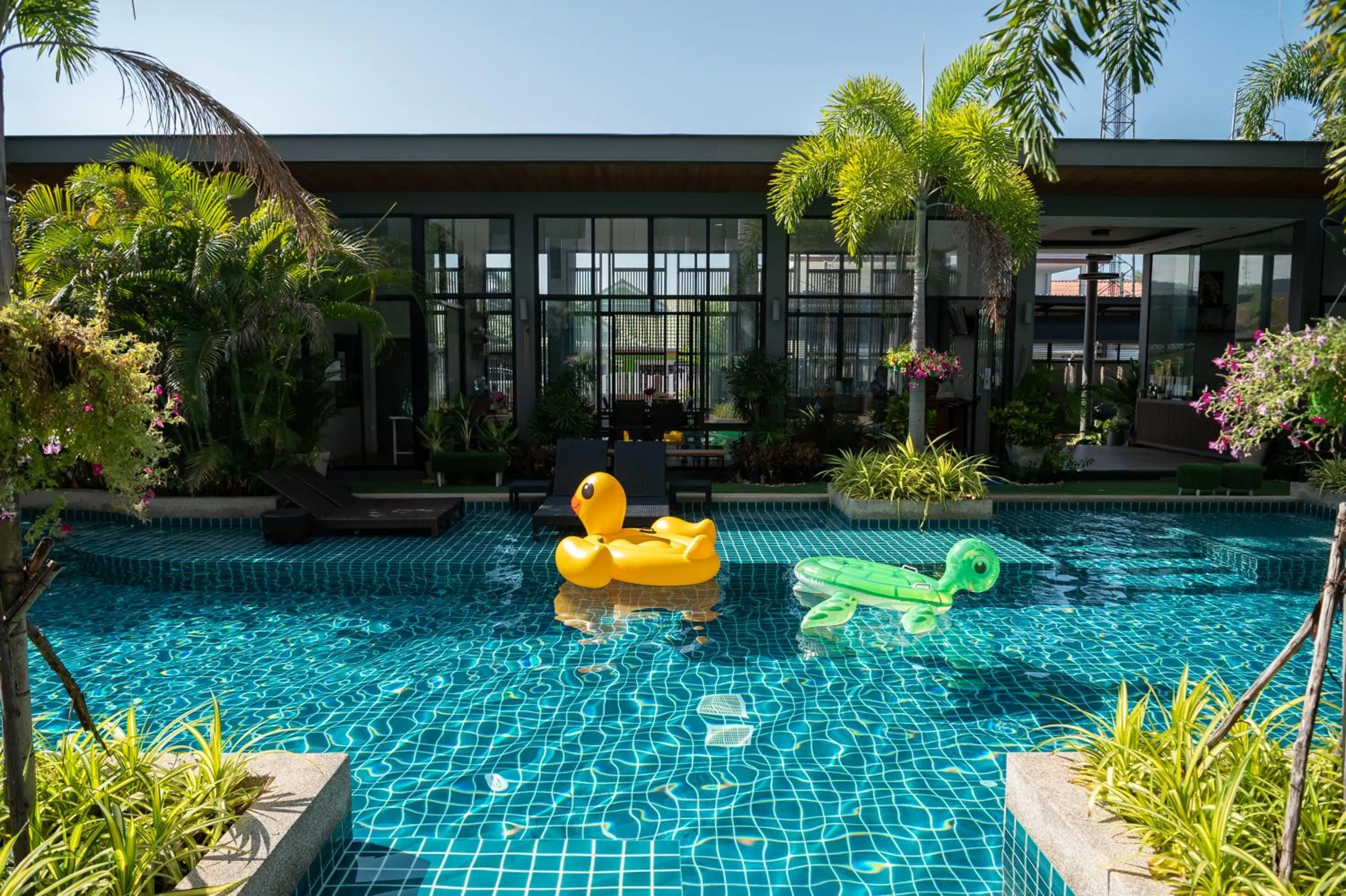Swimming pool in Guuden Huahin Hotel