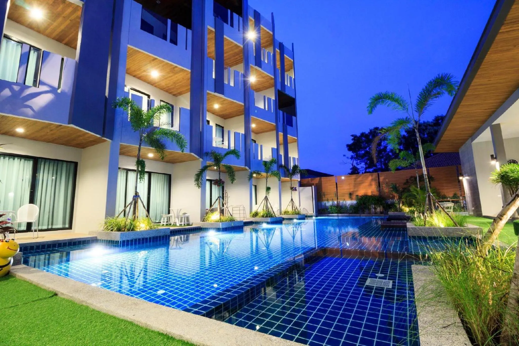 Swimming pool in Guuden Huahin Hotel