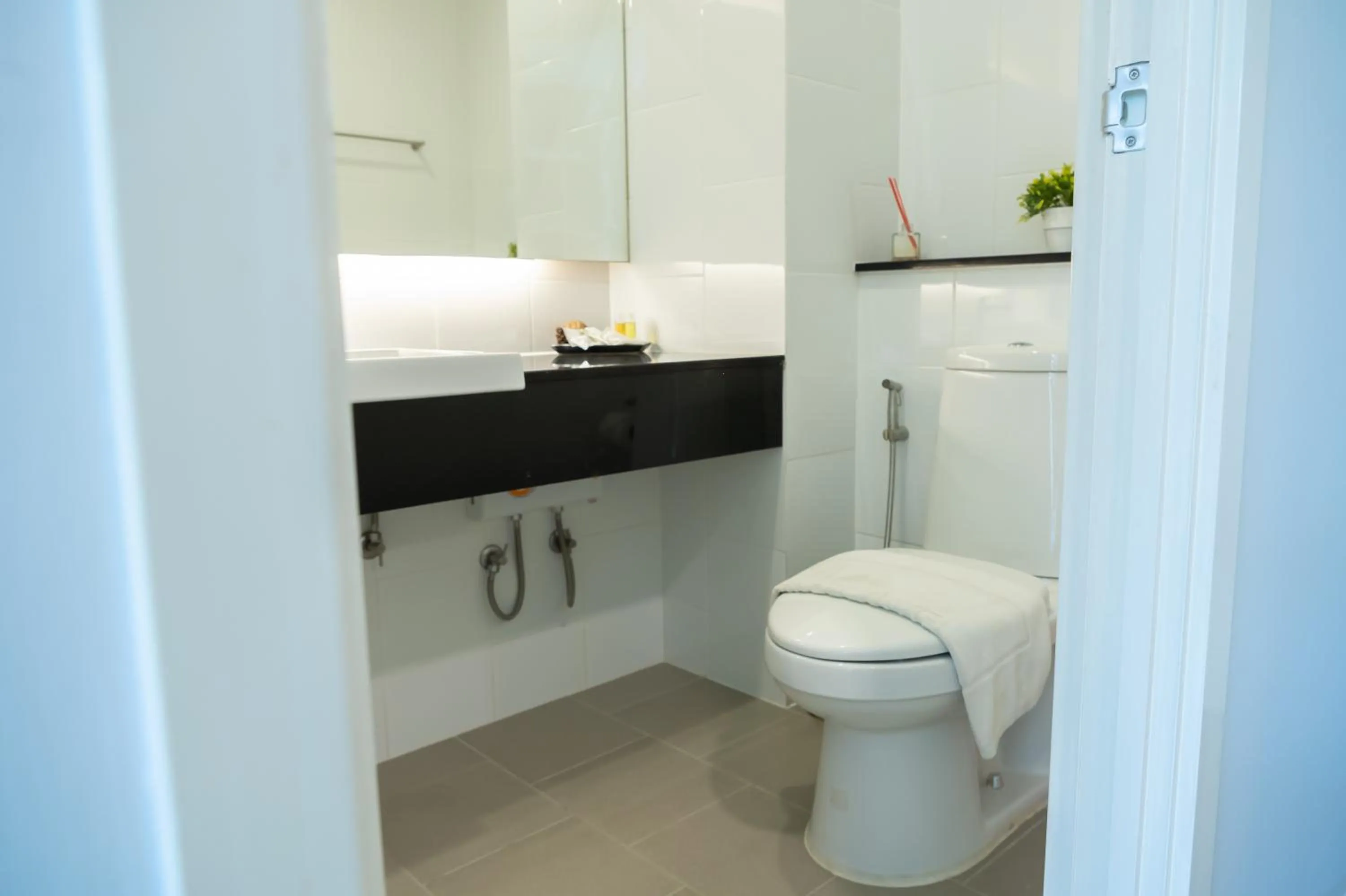 Toilet in Guuden Huahin Hotel