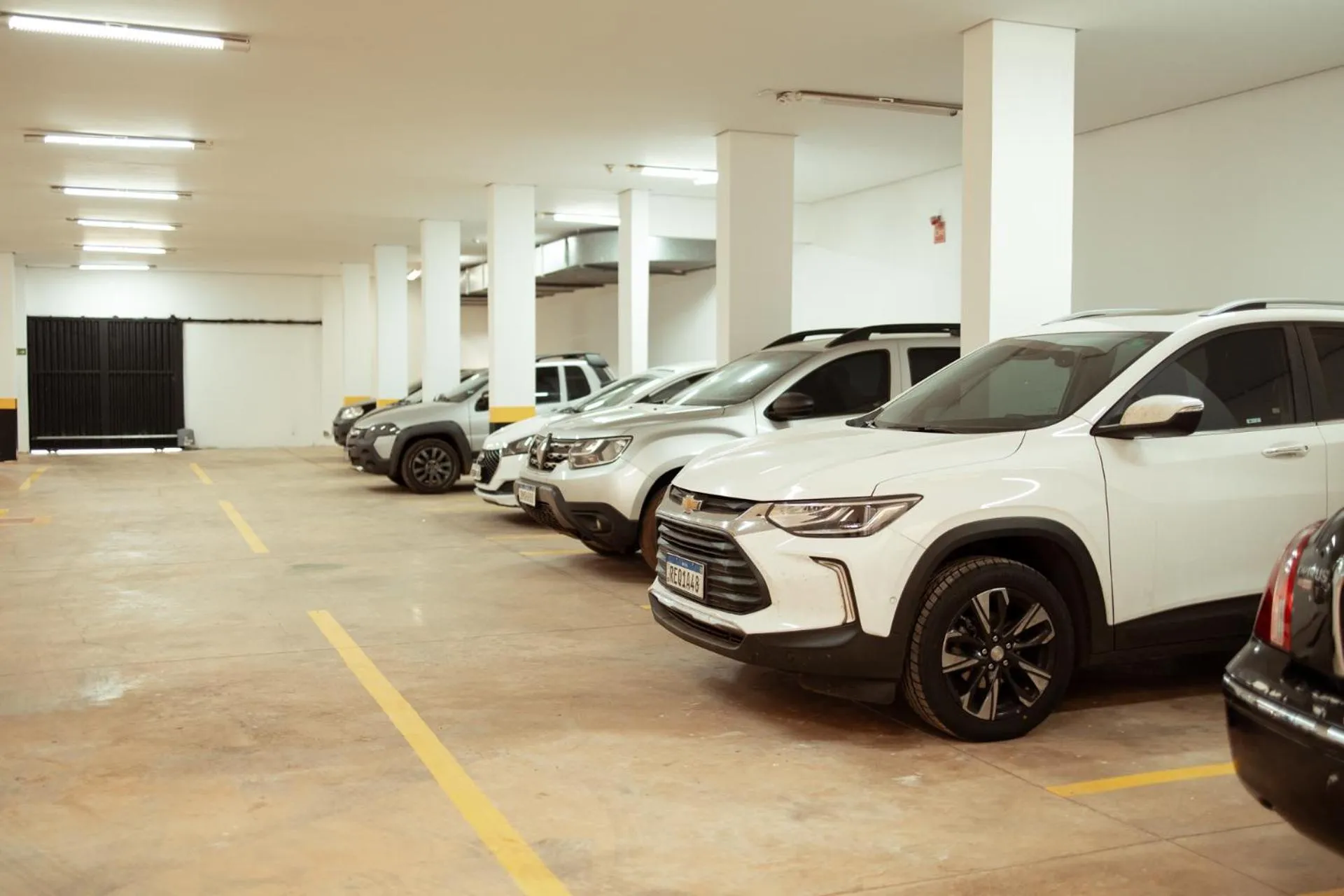 Parking in Roma Hotel by H Hotéis - Airport