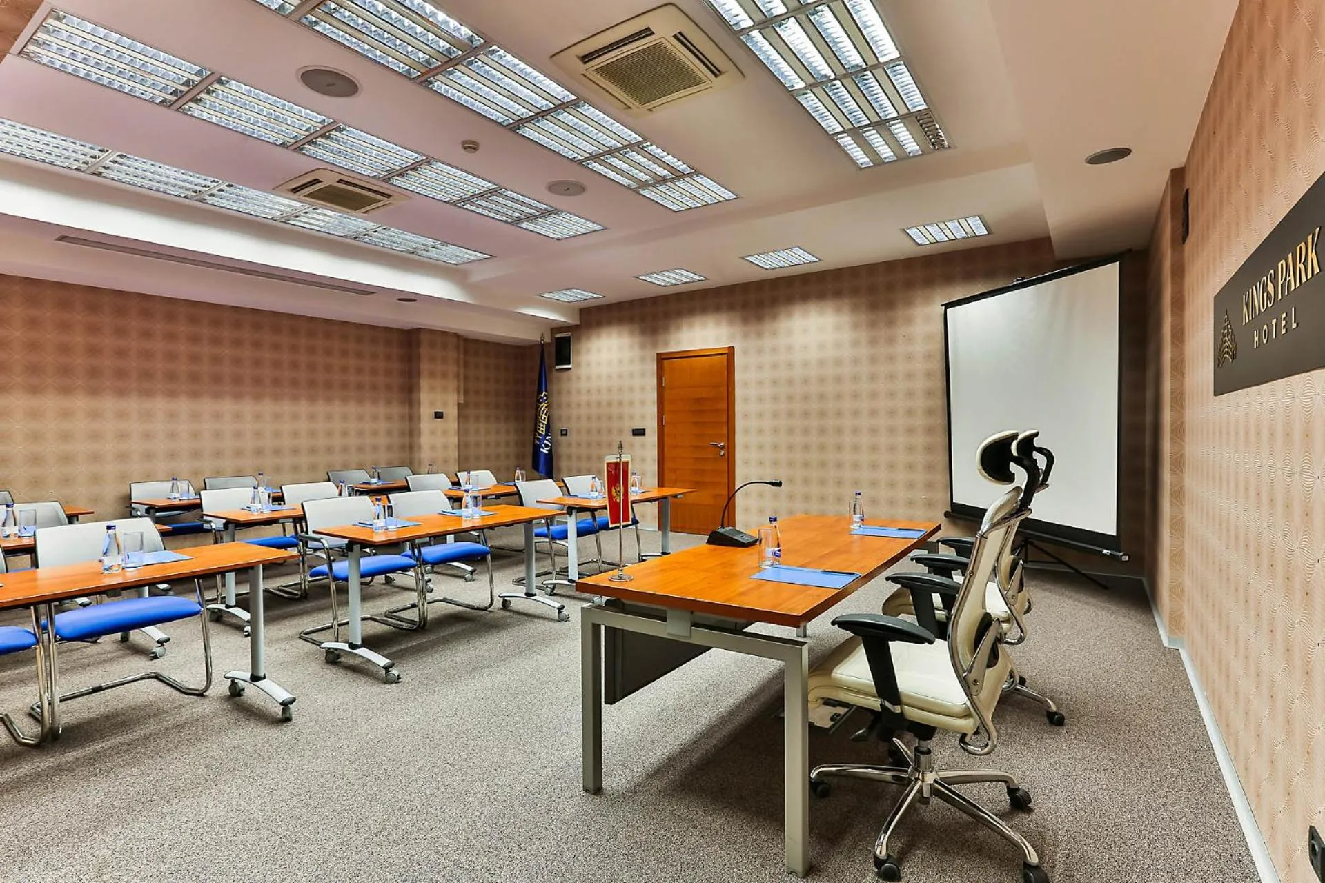 Meeting/conference room in Kings Park Hotel
