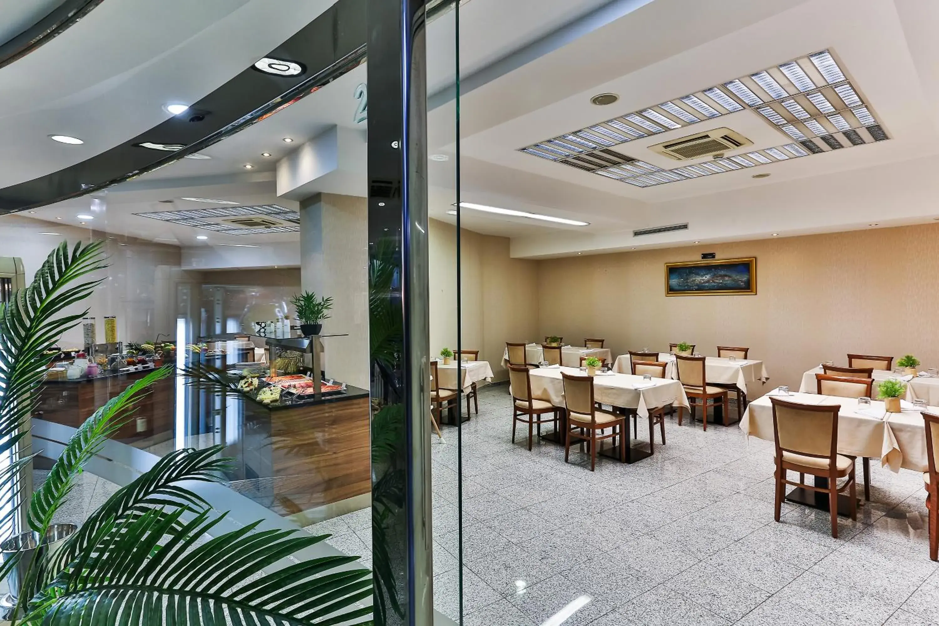 Restaurant/places to eat in Kings Park Hotel Restaurant/places to eat in Kings Park Hotel