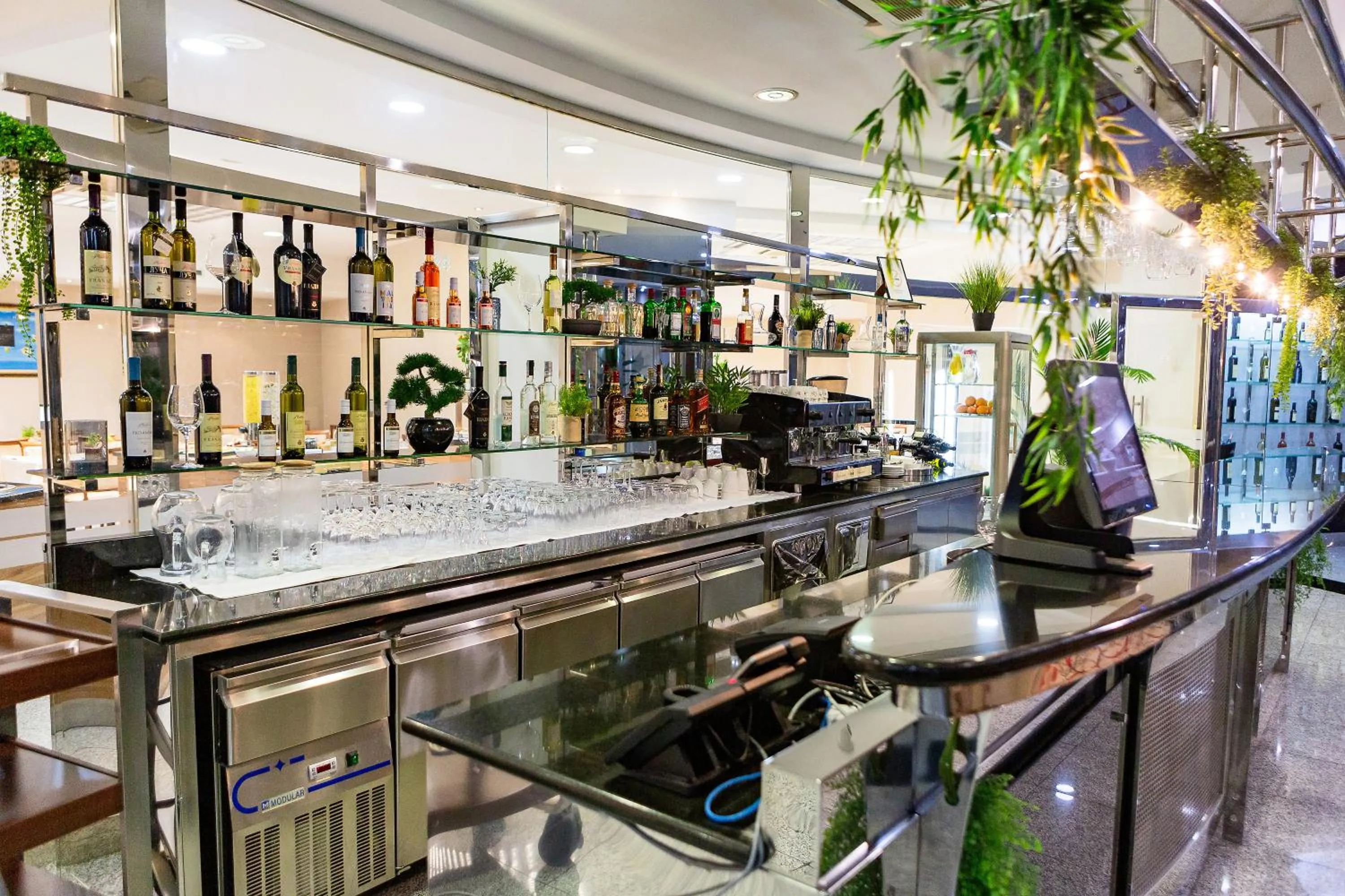 Restaurant/places to eat in Kings Park Hotel