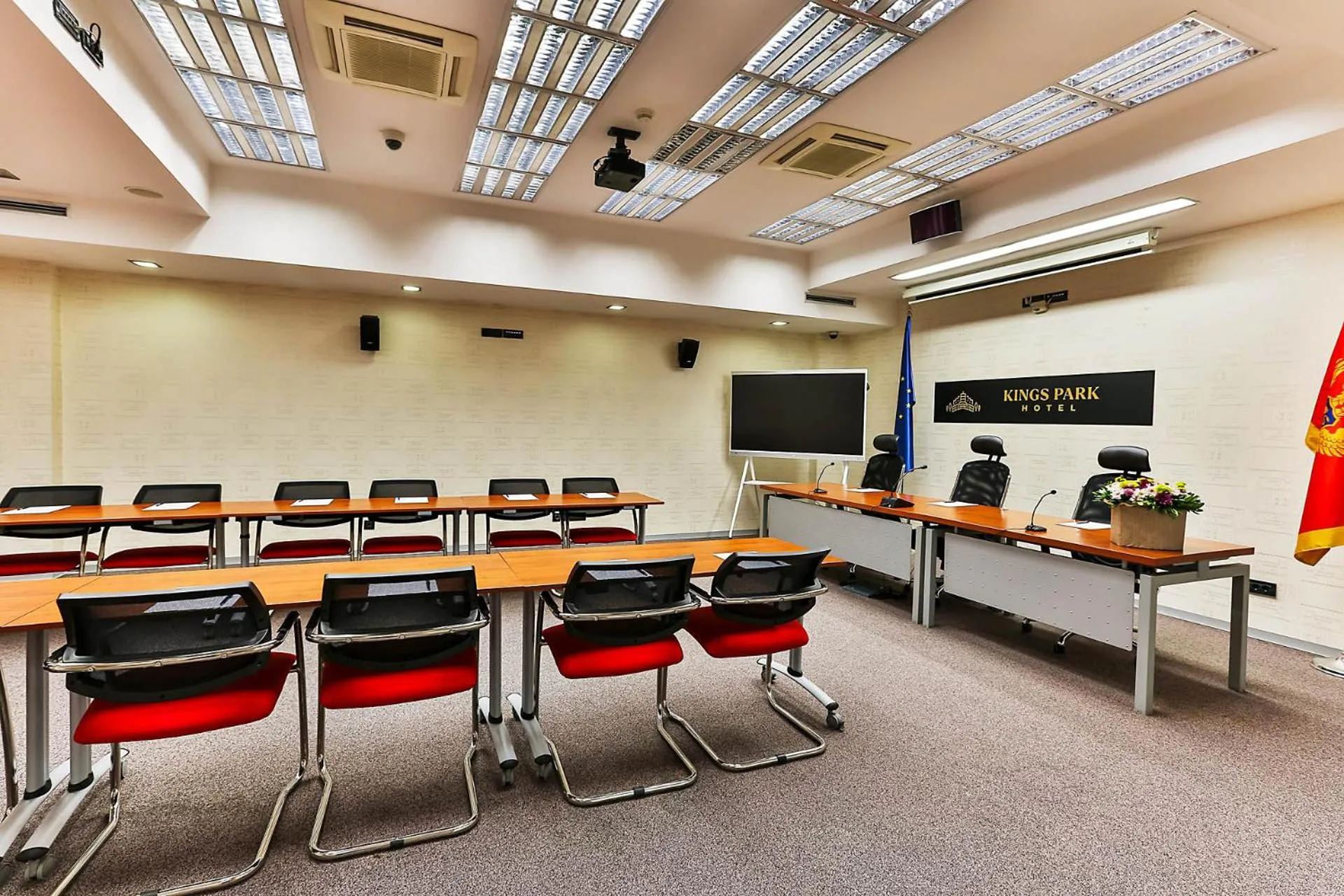 Meeting/conference room in Kings Park Hotel