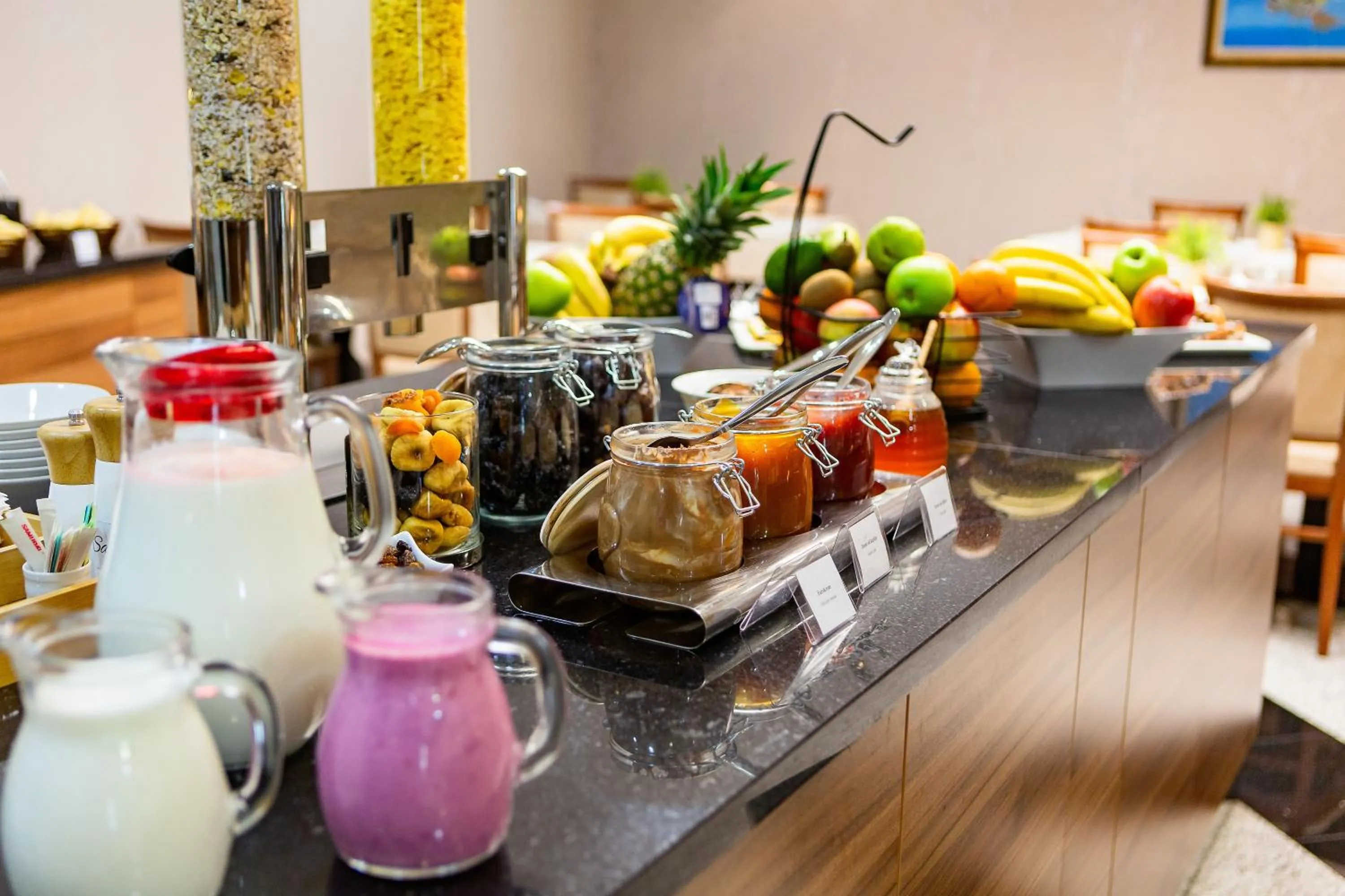 Restaurant/places to eat in Kings Park Hotel