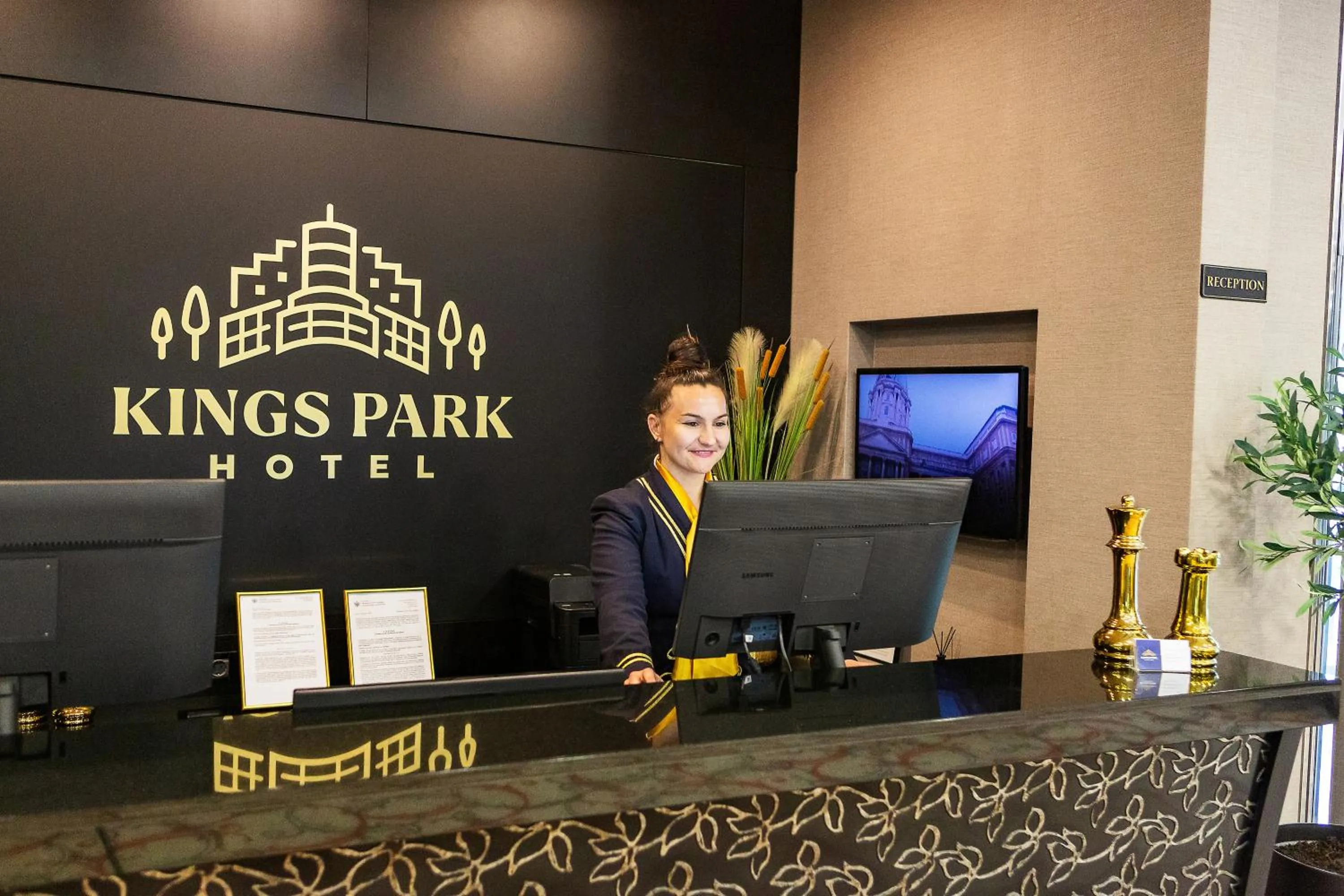 Lobby or reception in Kings Park Hotel