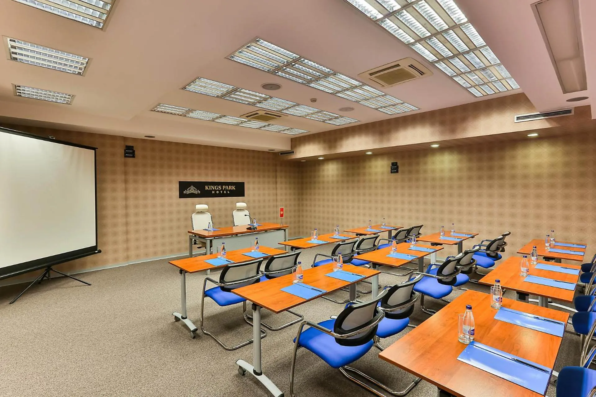 Meeting/conference room in Kings Park Hotel