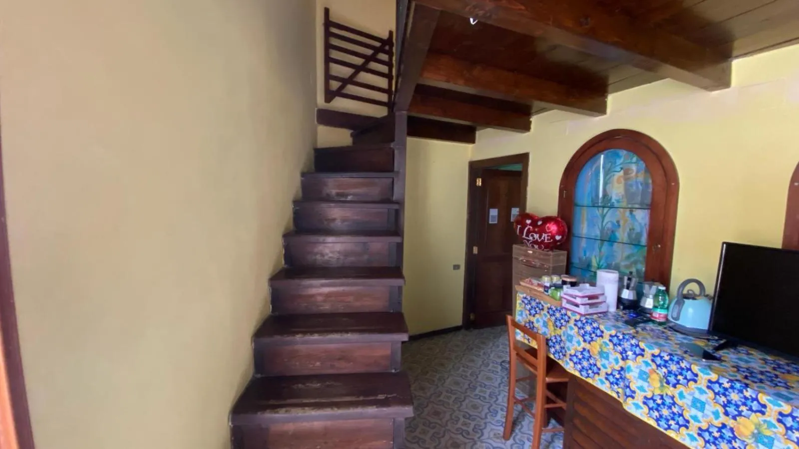 GoldenCube Guest House