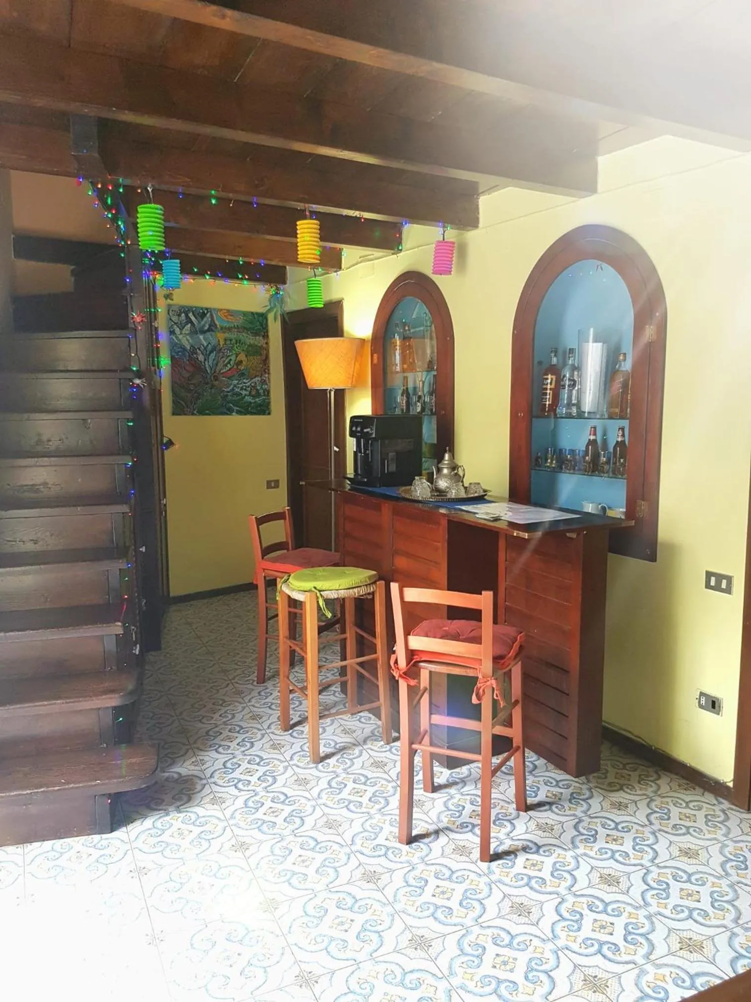 GoldenCube Guest House