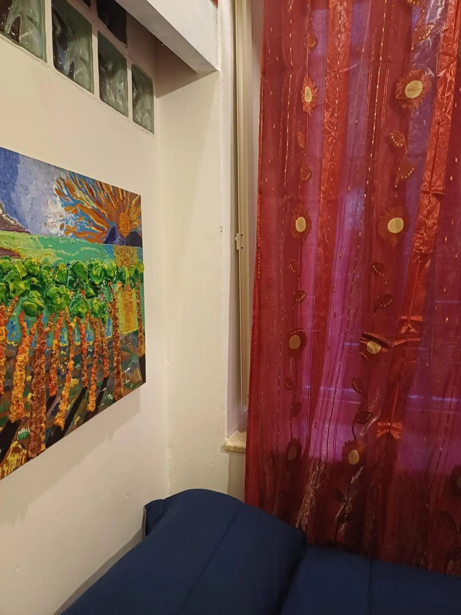 GoldenCube Guest House