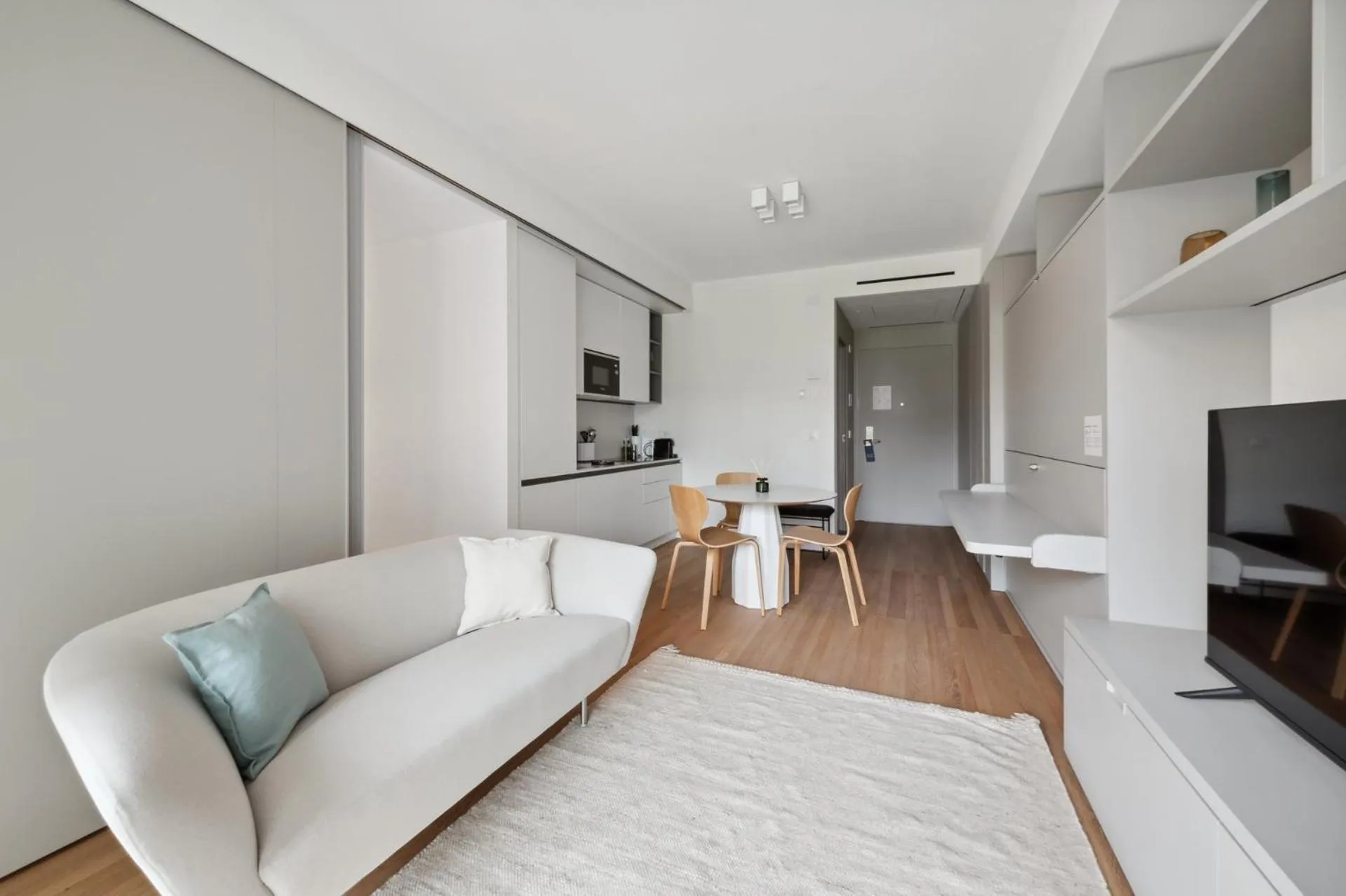 Kitchen or kitchenette in Limehome Milan via Stresa