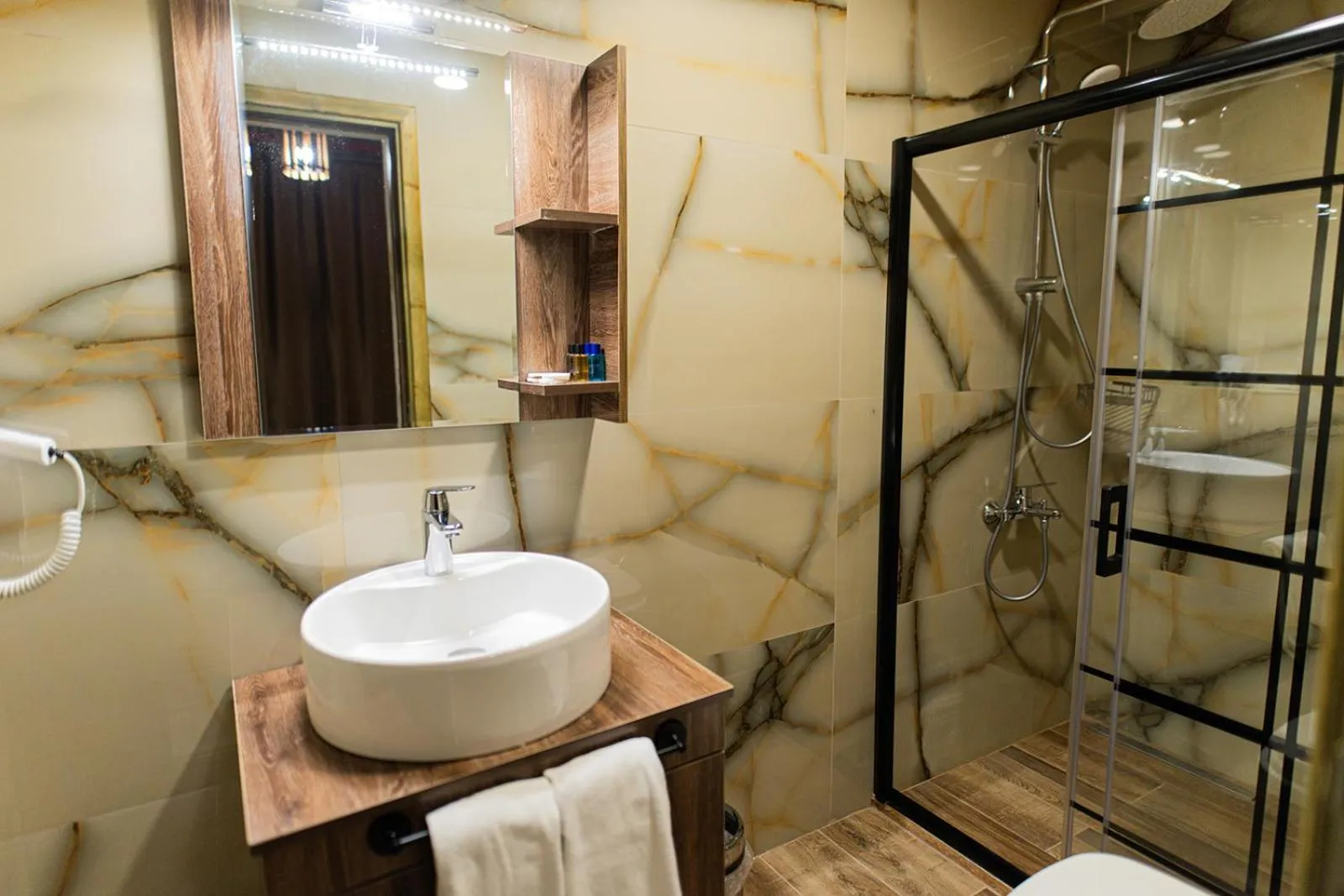 Shower in Uçhisar Premium