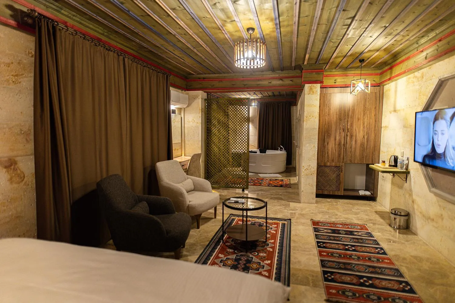 Bed in Uçhisar Premium