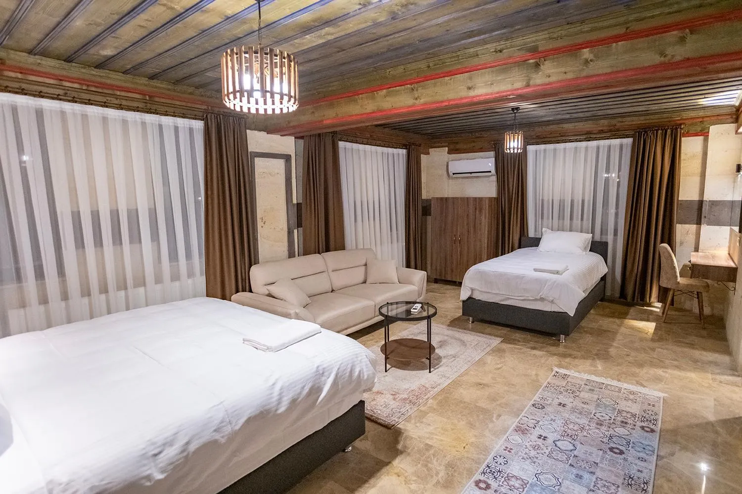 Bed in Uçhisar Premium