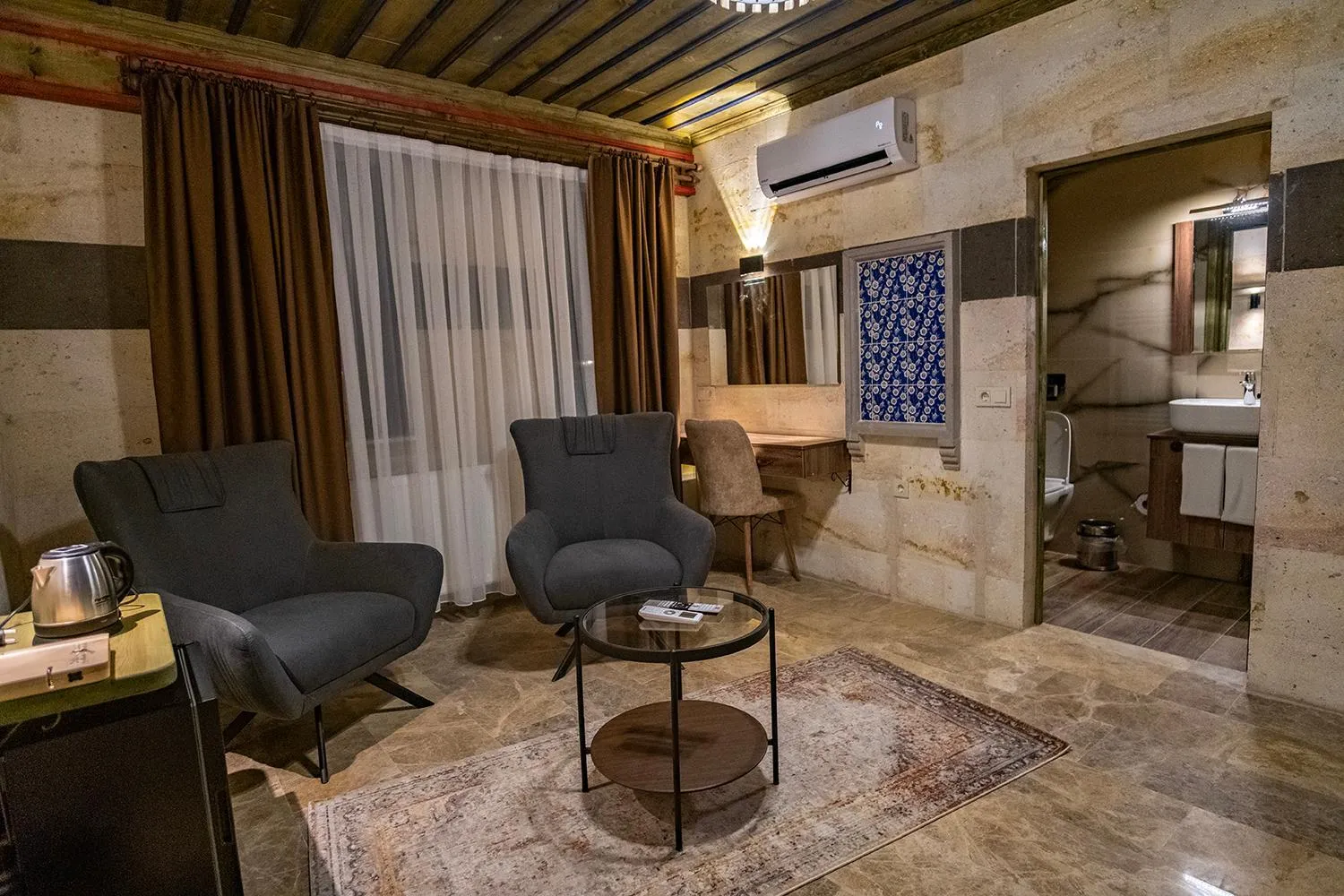 Seating area in Uçhisar Premium