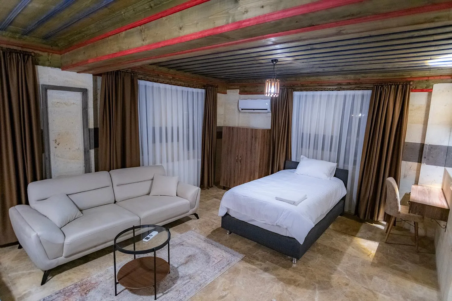 Bed in Uçhisar Premium